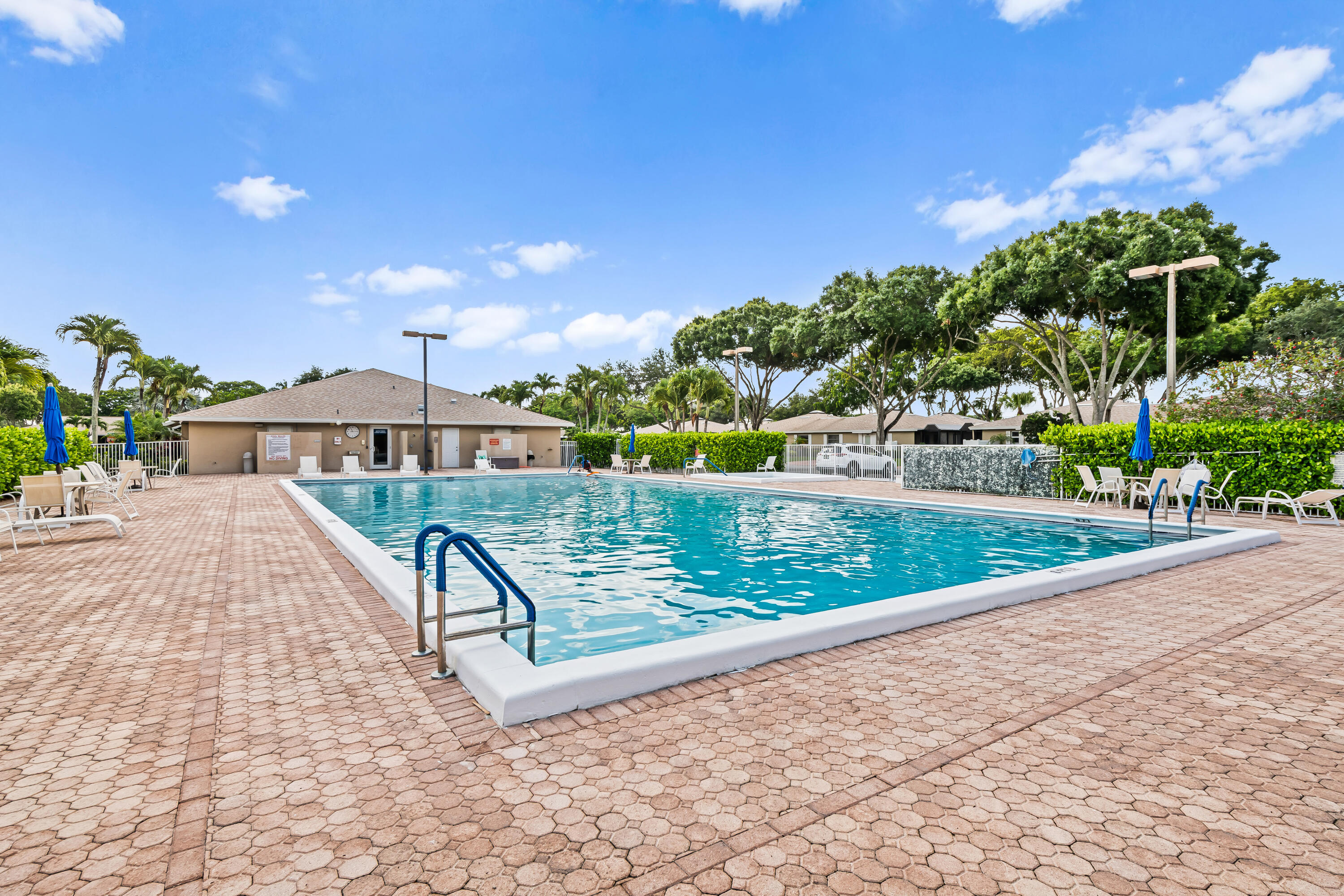 WHISPER WALK - Residential