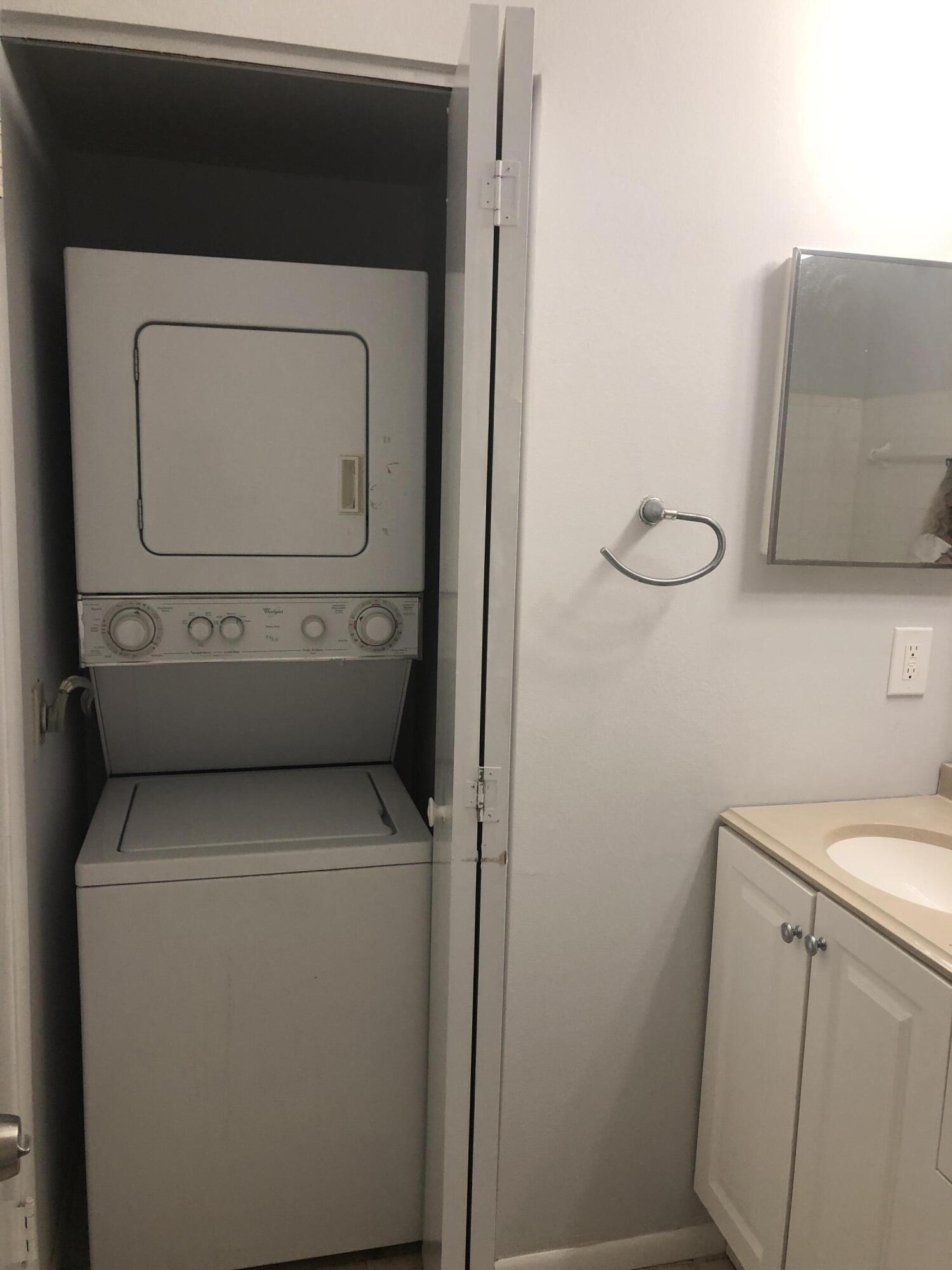 PALM LAKE CONDO - Residential Lease