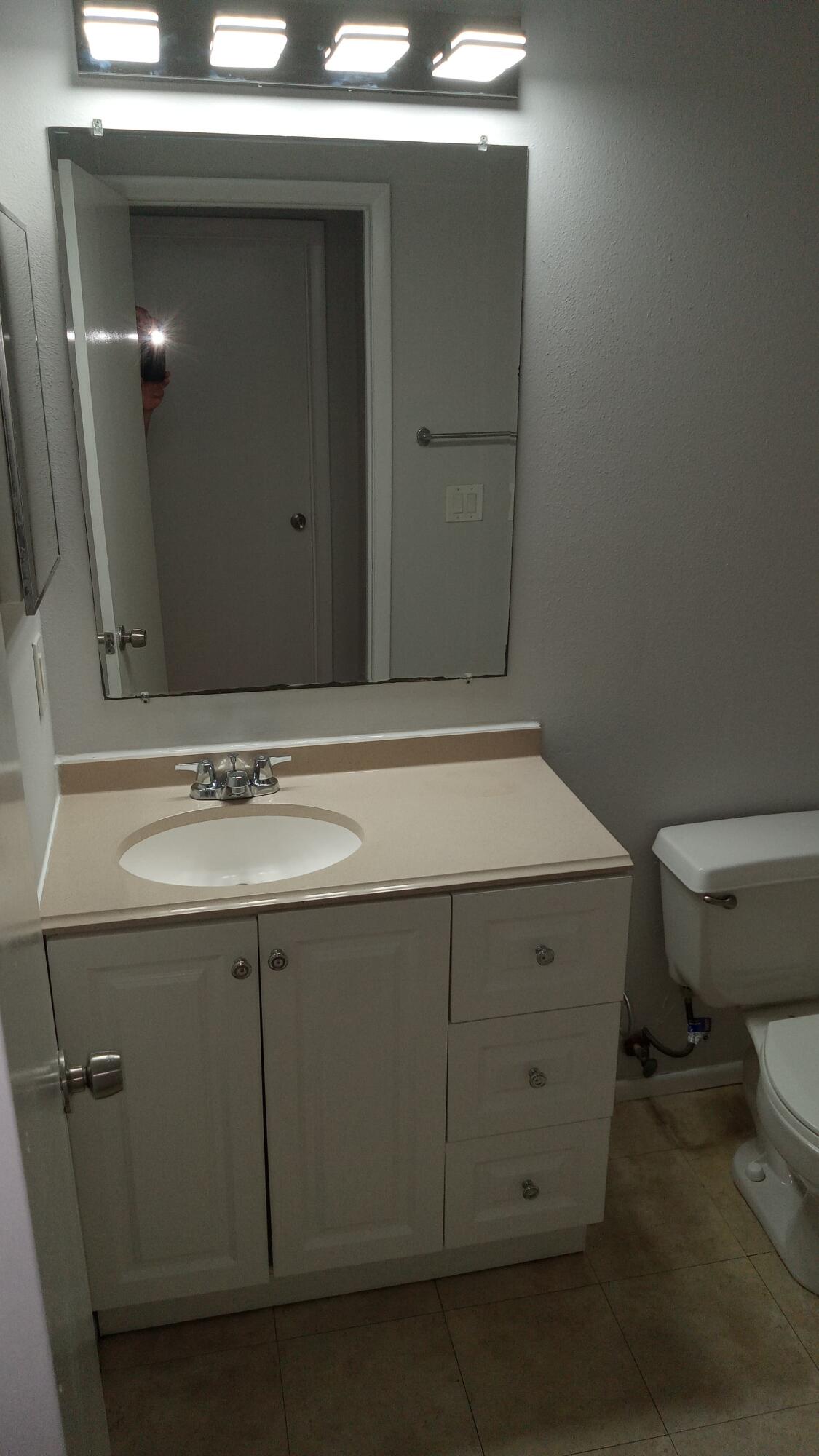 PALM LAKE CONDO - Residential Lease