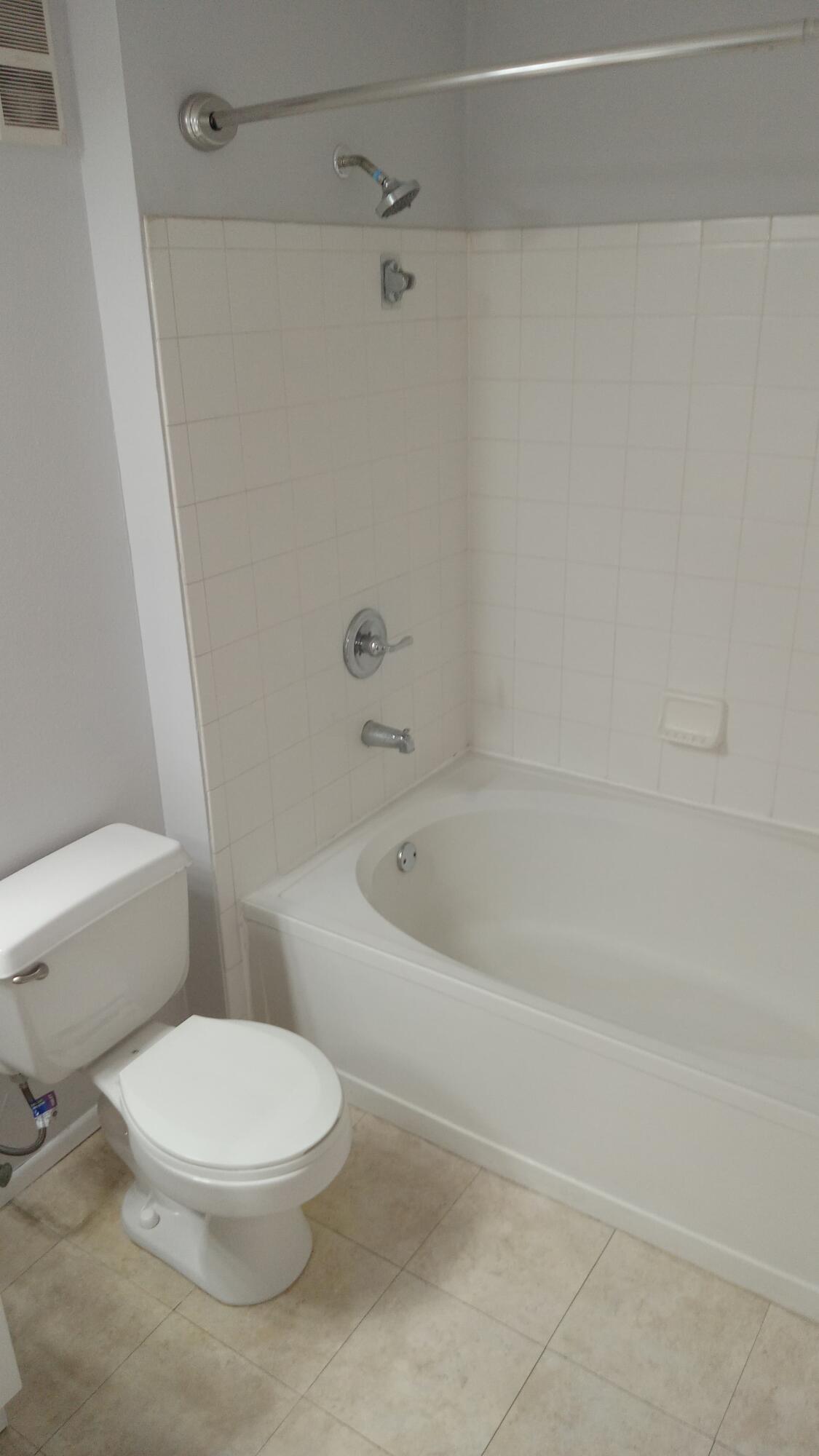 PALM LAKE CONDO - Residential Lease