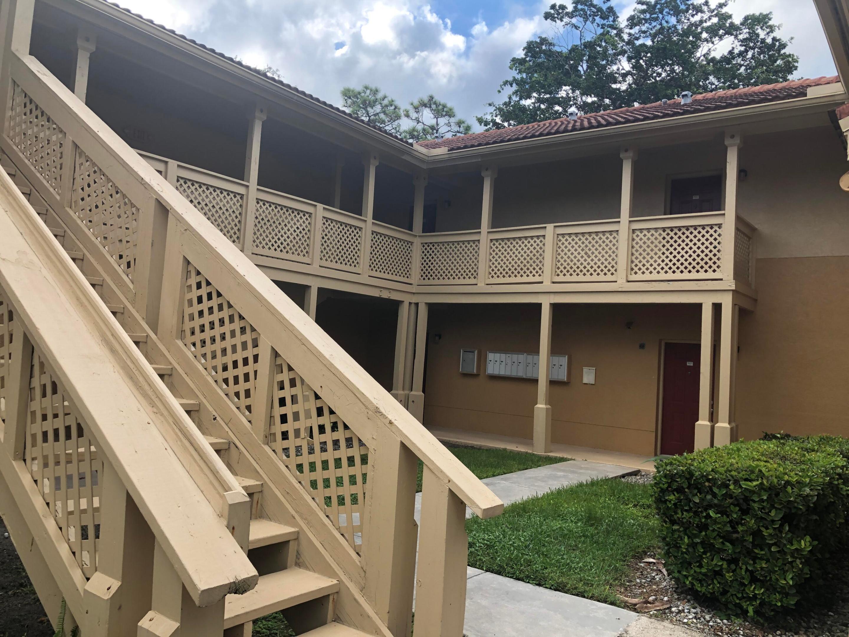 PALM LAKE CONDO - Residential Lease