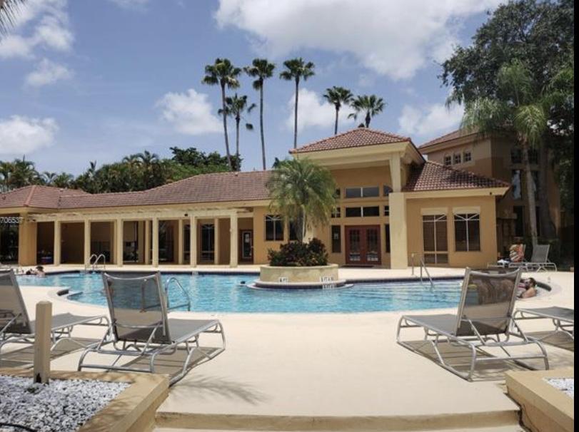PALM LAKE CONDO - Residential Lease