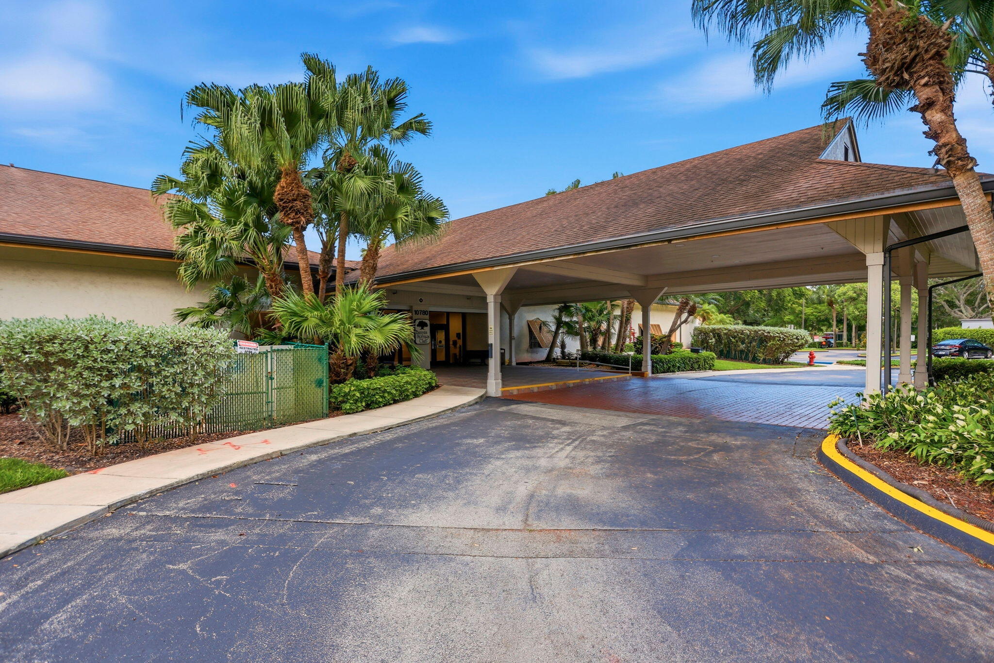LAKESIDE CONDO 9 OF BANYAN SPRINGS - Residential