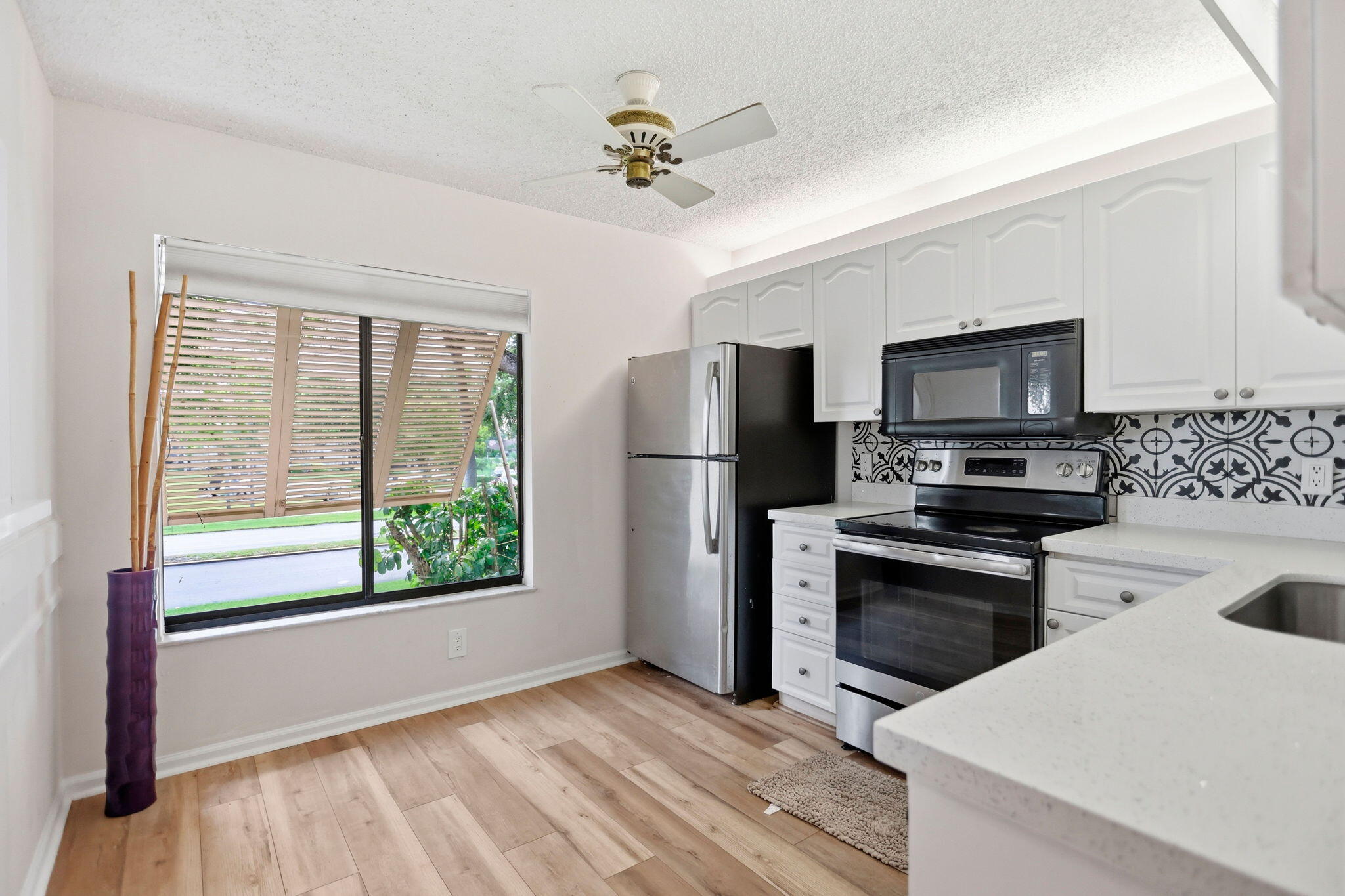 LAKESIDE CONDO 9 OF BANYAN SPRINGS - Residential