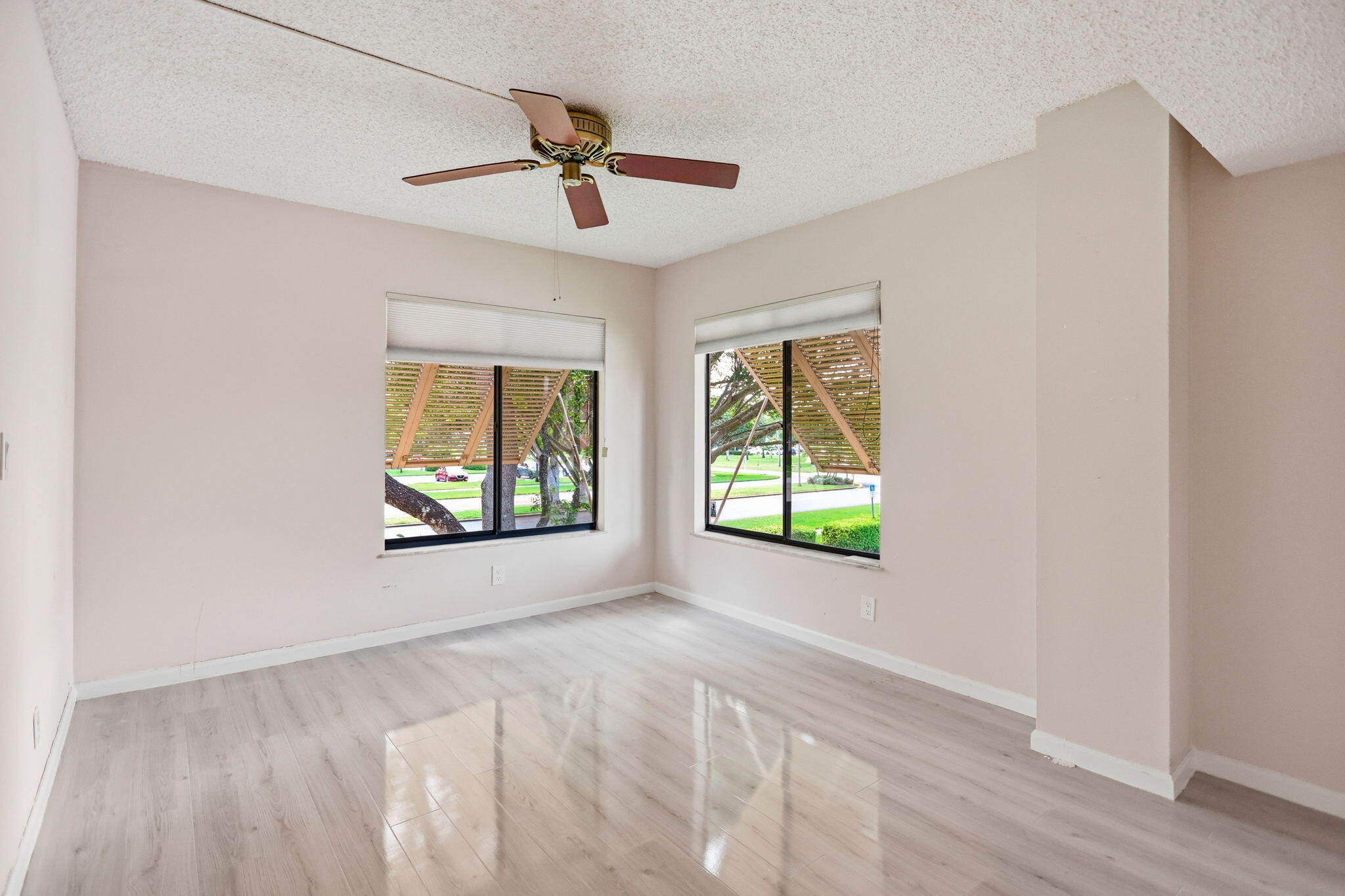 LAKESIDE CONDO 9 OF BANYAN SPRINGS - Residential