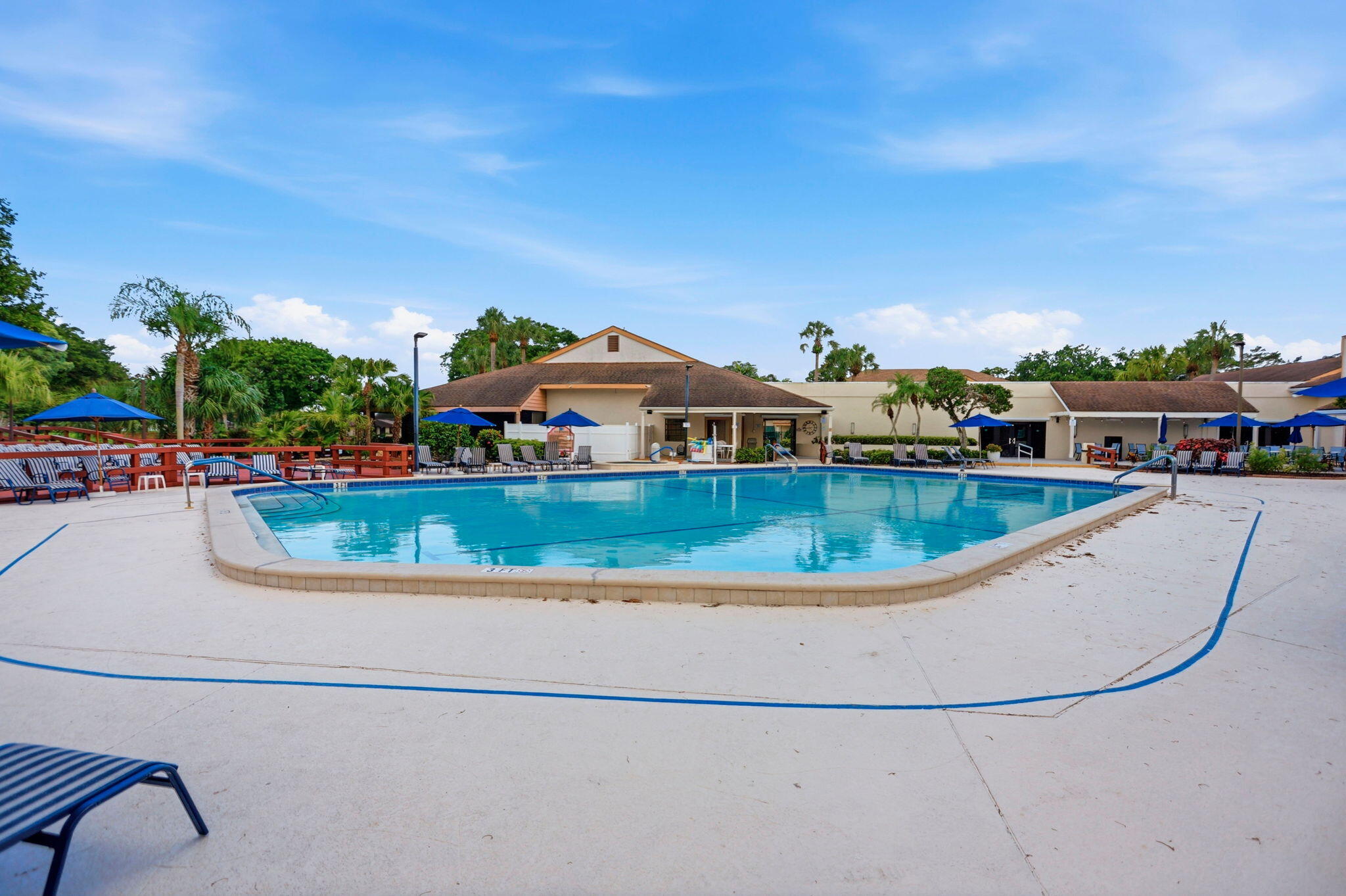 LAKESIDE CONDO 9 OF BANYAN SPRINGS - Residential