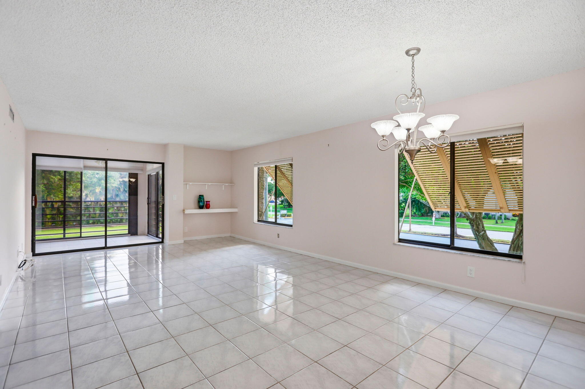 LAKESIDE CONDO 9 OF BANYAN SPRINGS - Residential