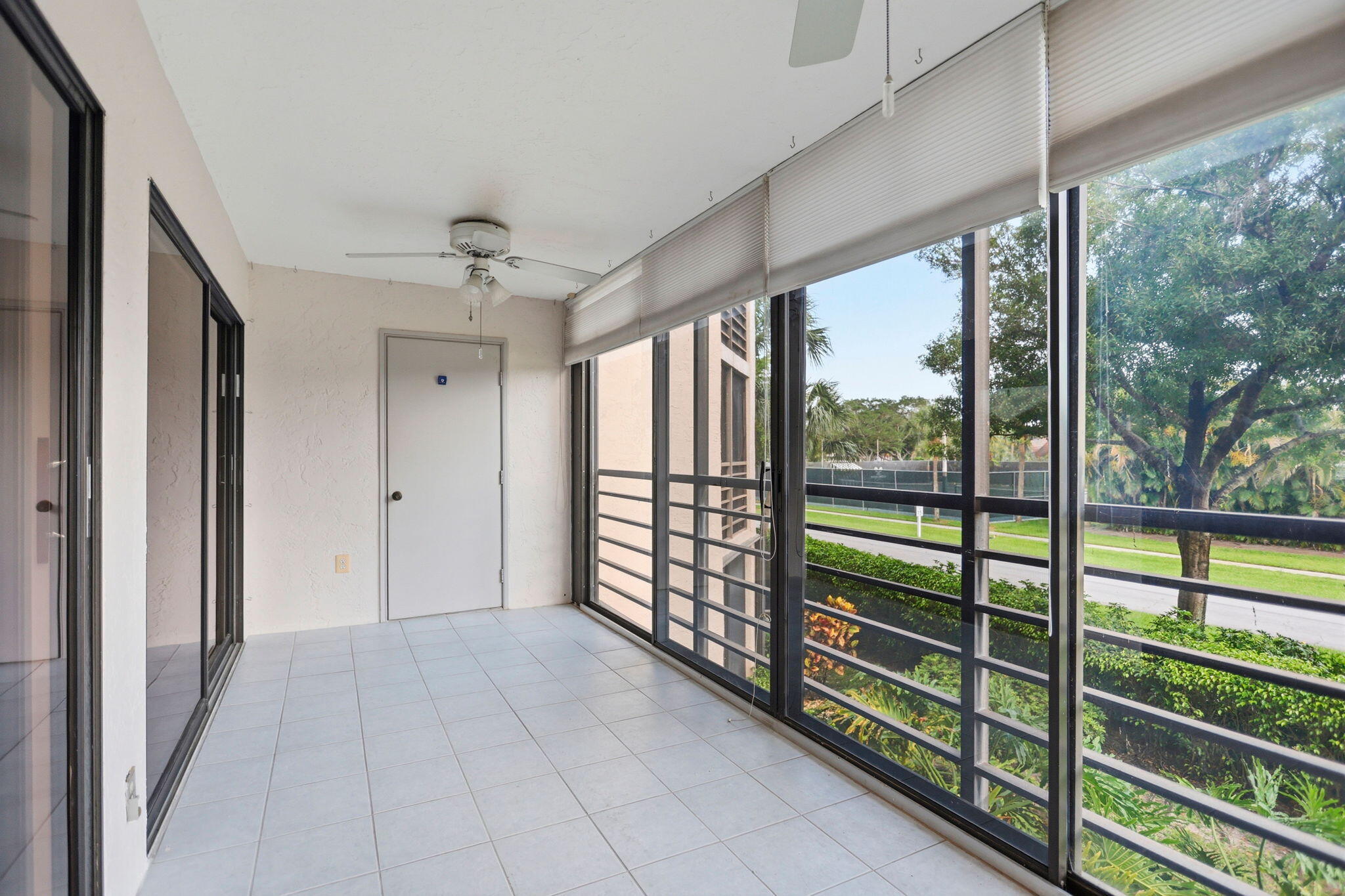 LAKESIDE CONDO 9 OF BANYAN SPRINGS - Residential