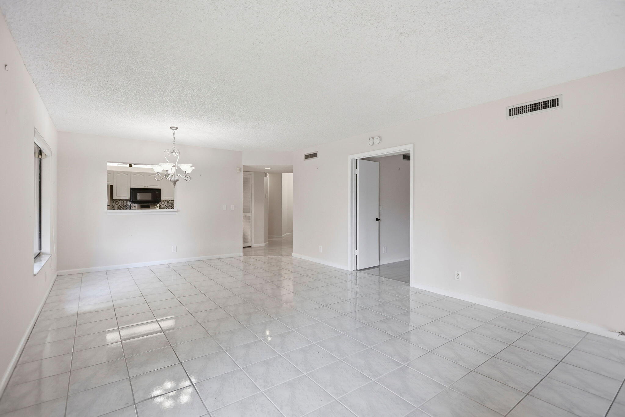 LAKESIDE CONDO 9 OF BANYAN SPRINGS - Residential