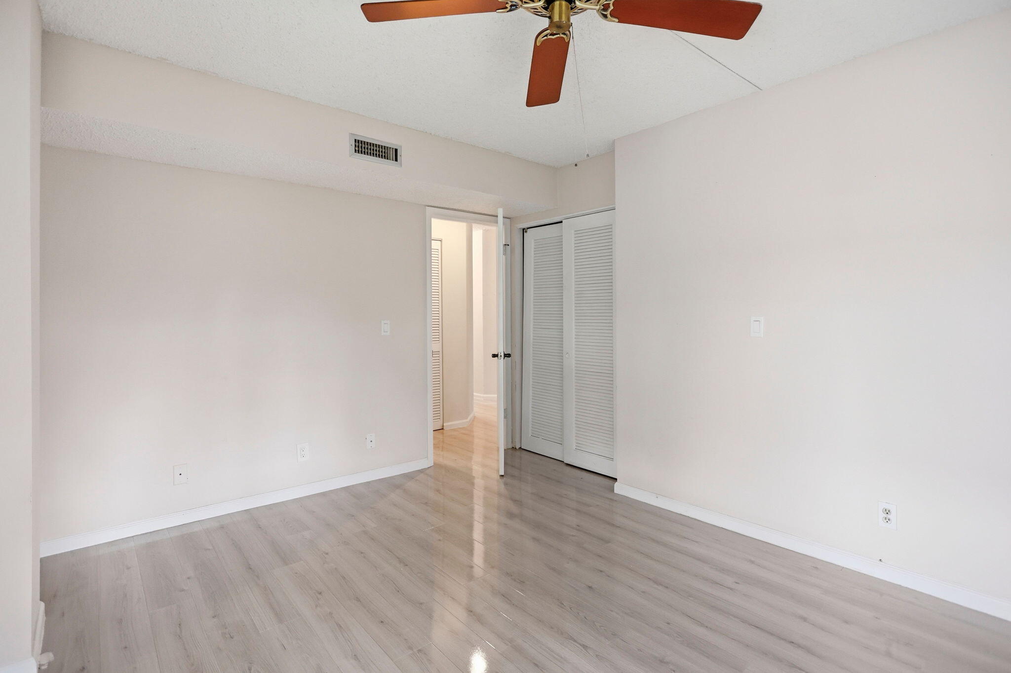 LAKESIDE CONDO 9 OF BANYAN SPRINGS - Residential