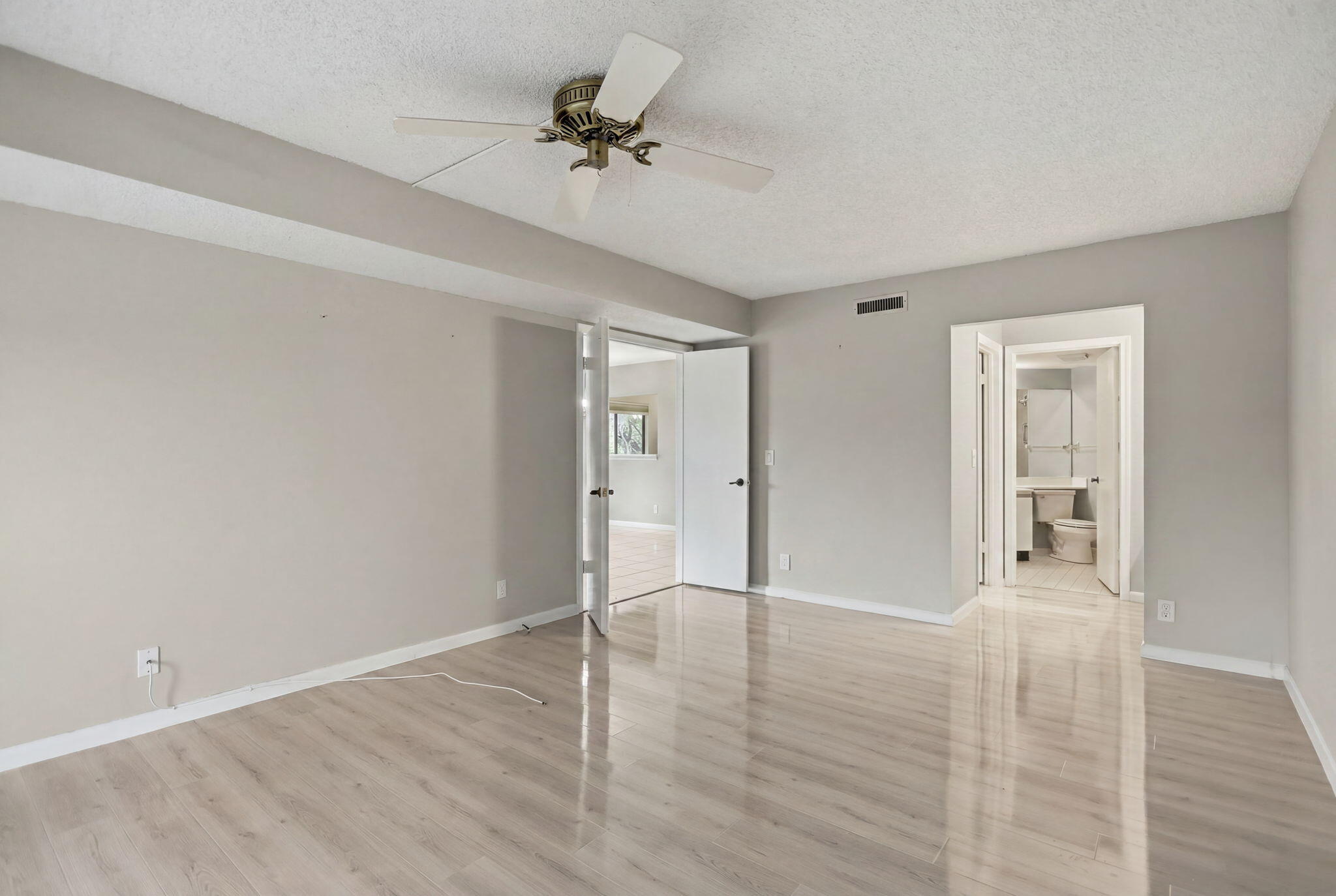 LAKESIDE CONDO 9 OF BANYAN SPRINGS - Residential