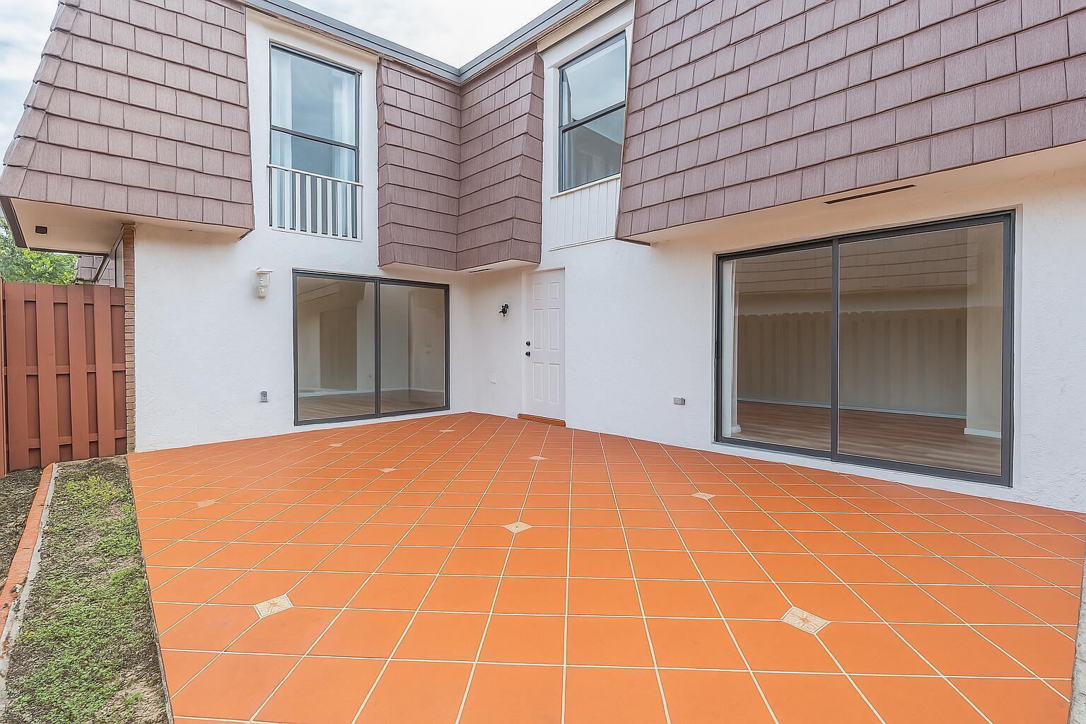 Courtyard At Boca II - Residential Lease