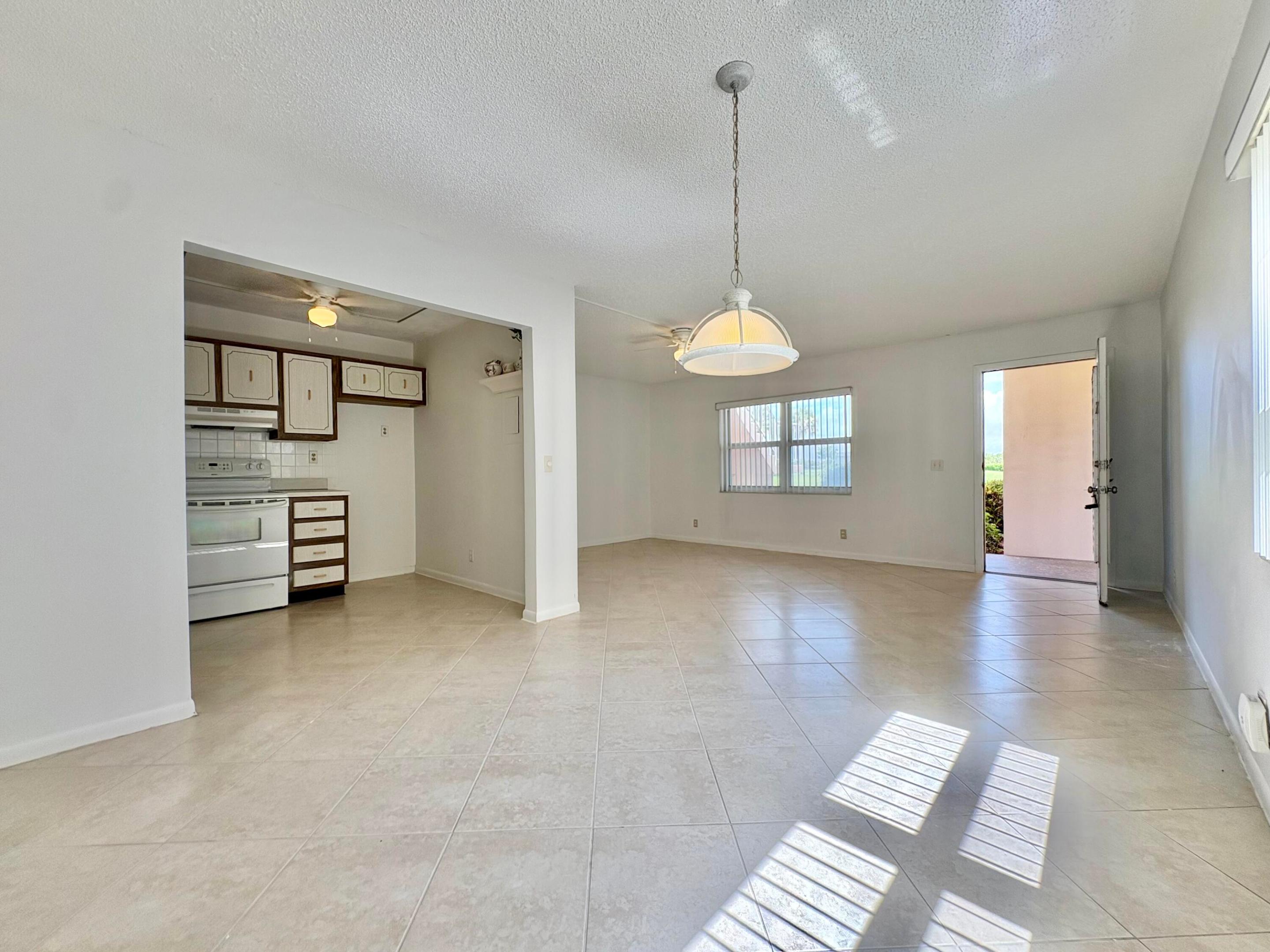 KINGS POINT CAPRI CONDOS - Residential