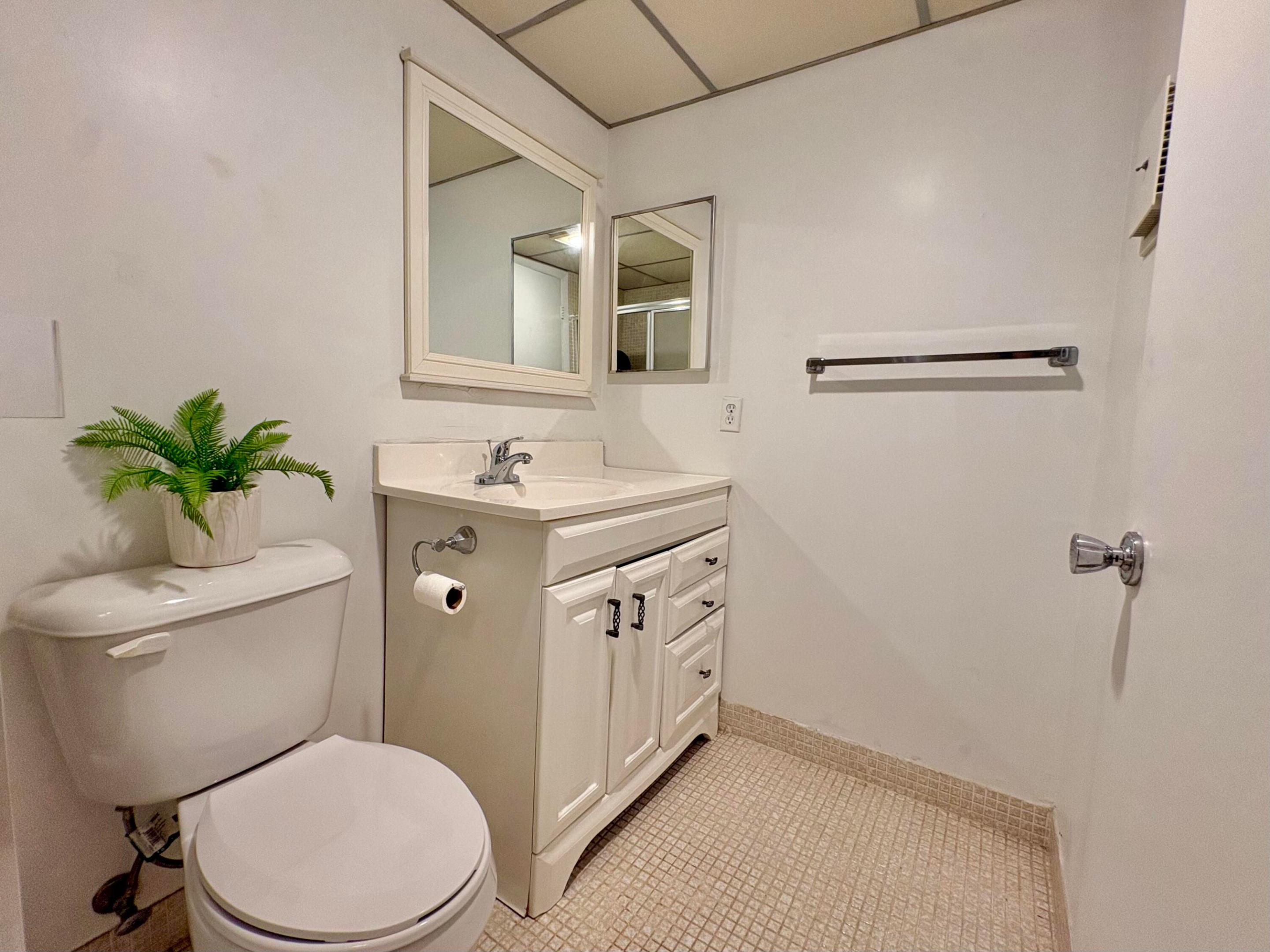 KINGS POINT CAPRI CONDOS - Residential
