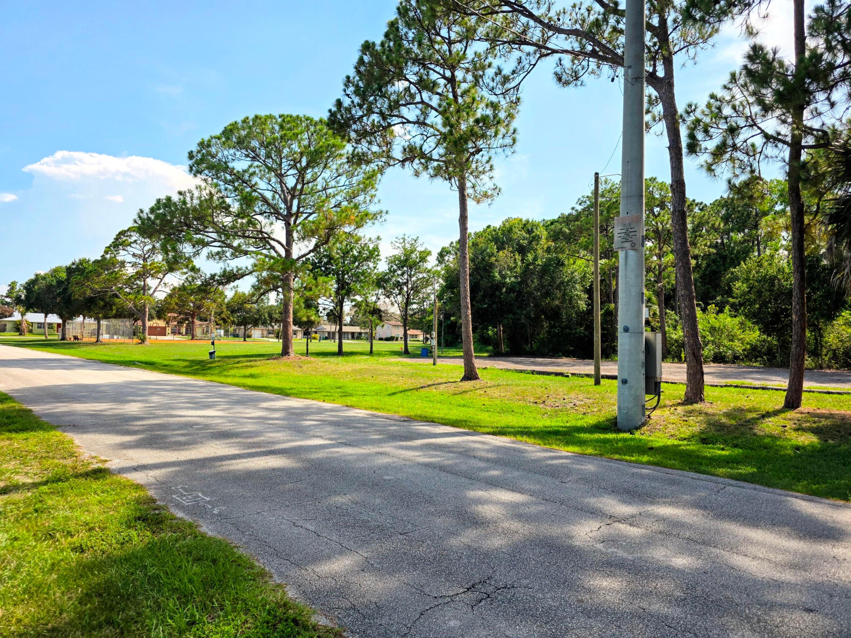 PORT ST LUCIE SECTION 28 - Land