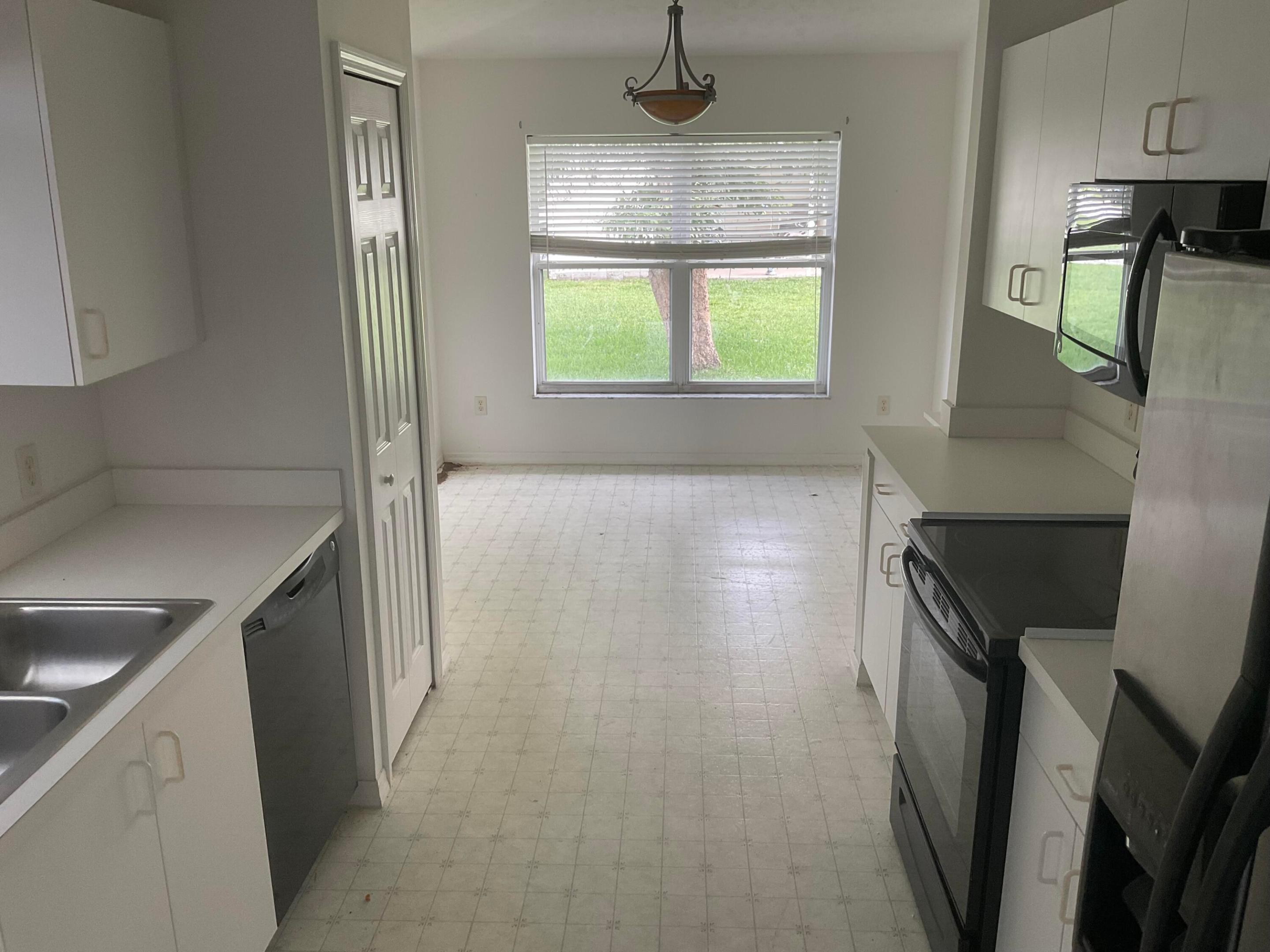 SPANISH LAKES FAIRWAYS NE PHASE - Residential