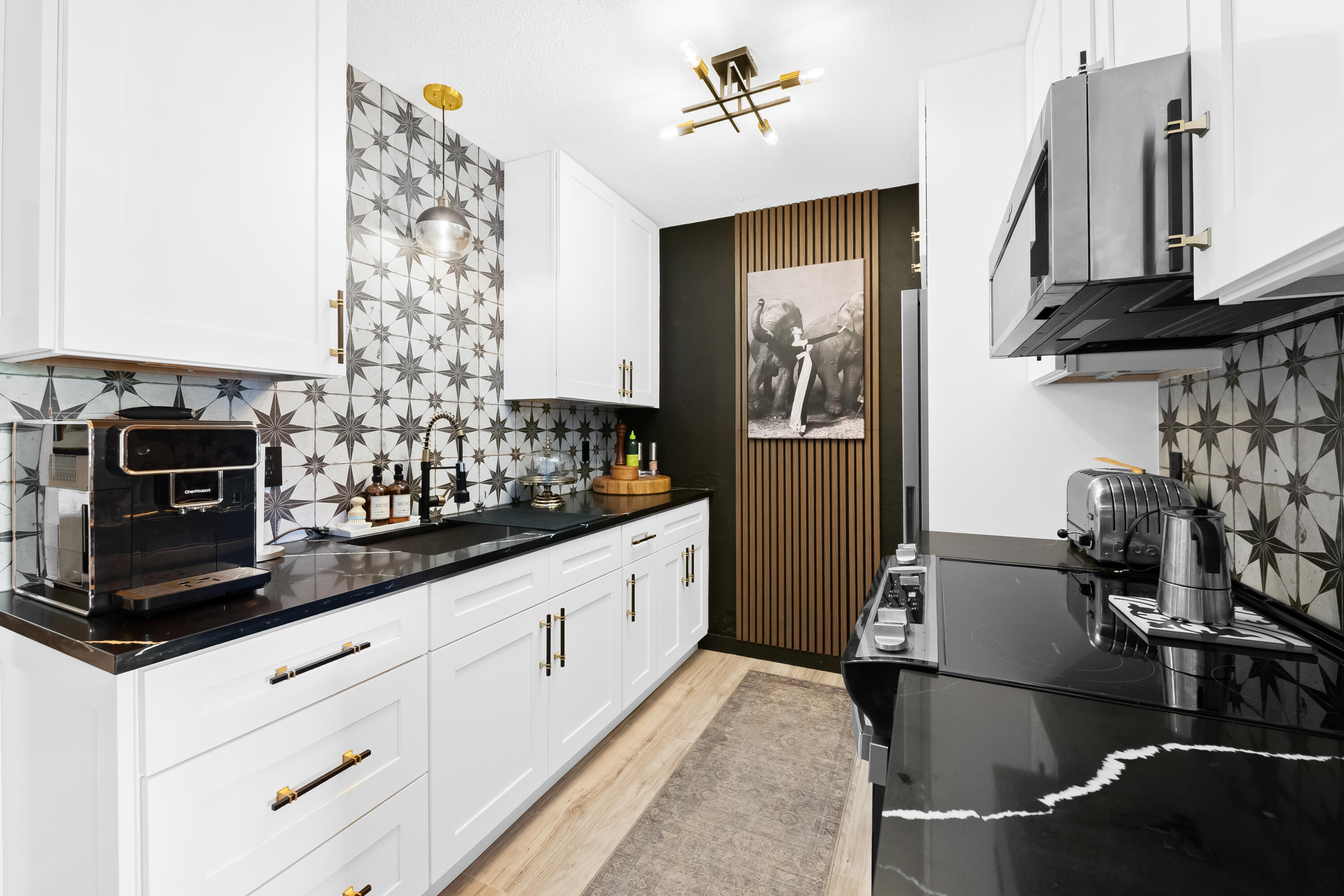 HOVIANNA APTS CONDO - Residential