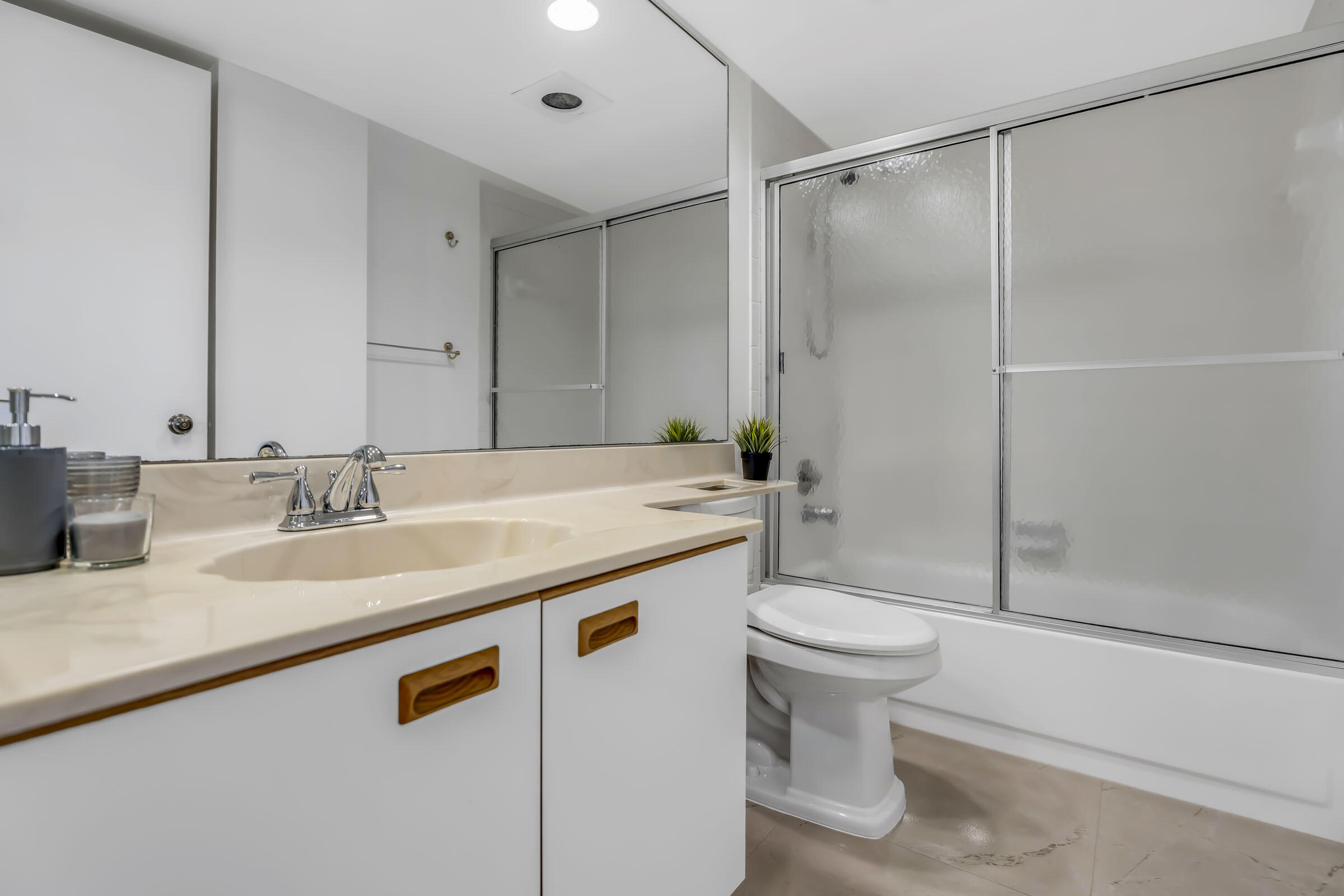 BOCA BAYOU CONDO - Residential Lease