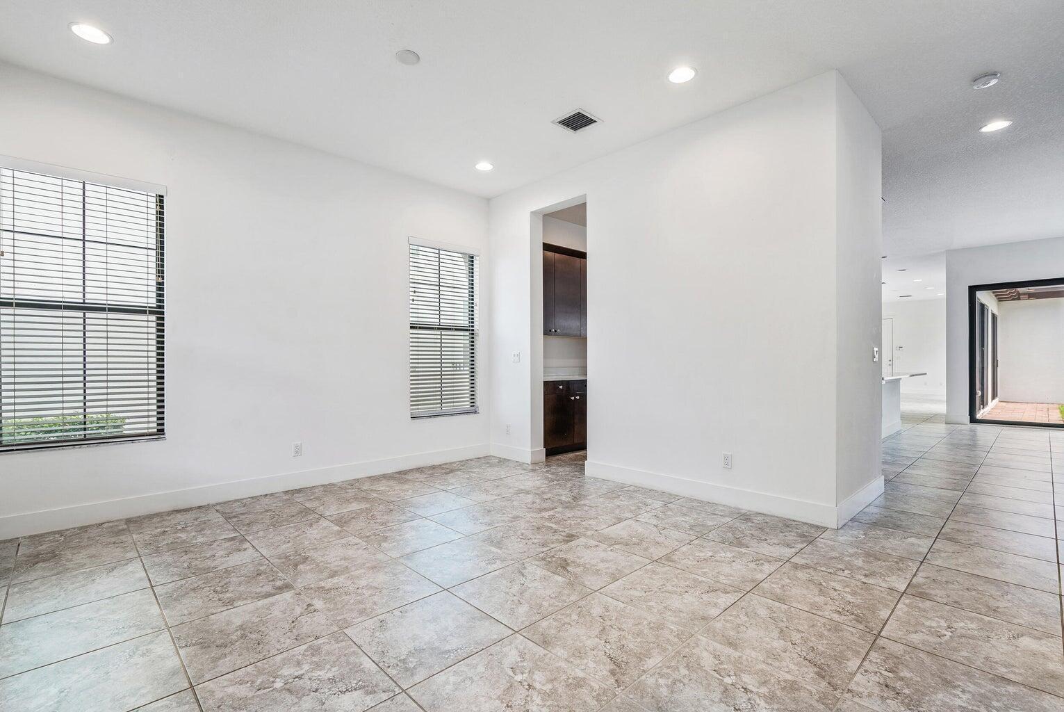 ALTON NEIGHBORHOOD - Residential Lease