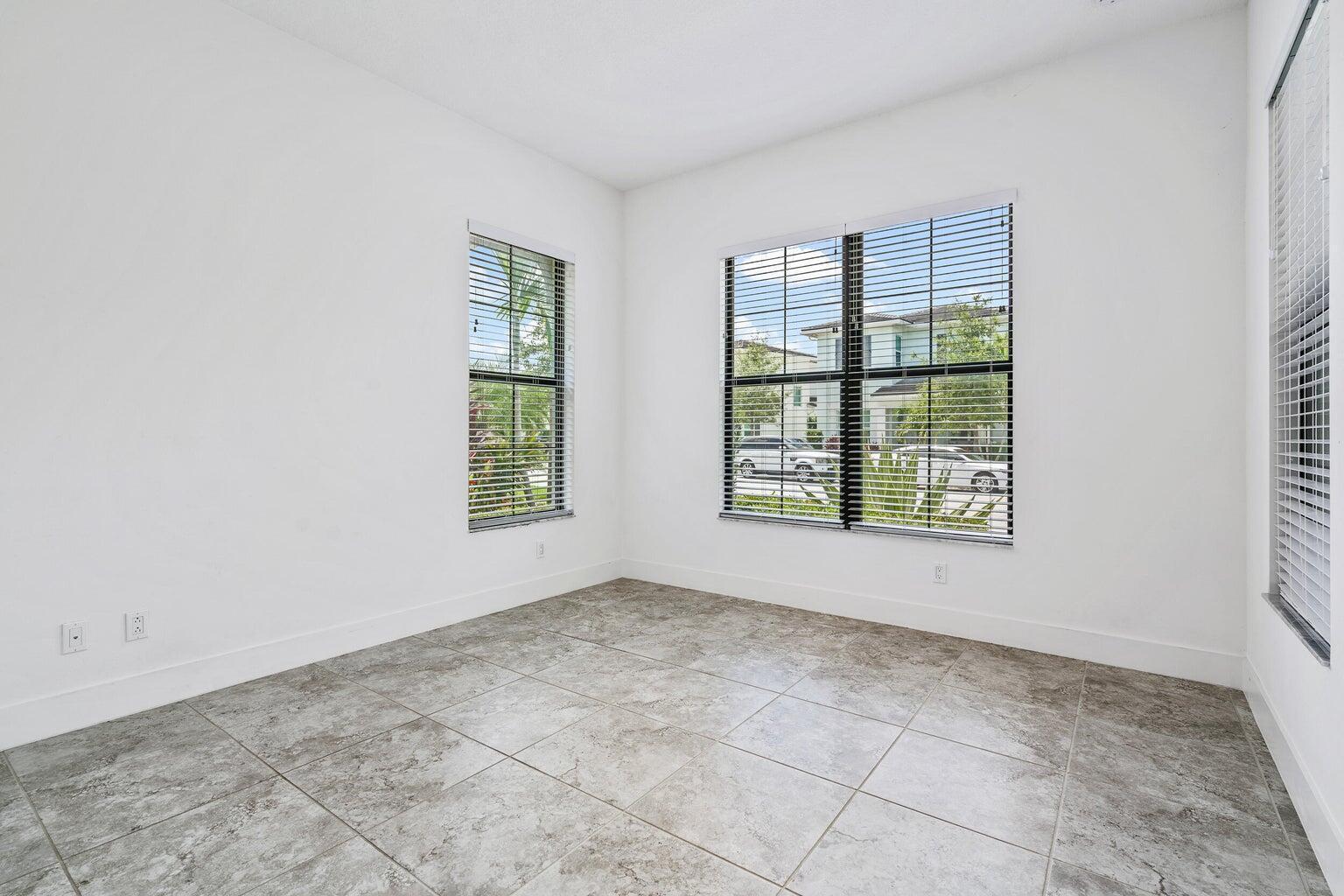 ALTON NEIGHBORHOOD - Residential Lease