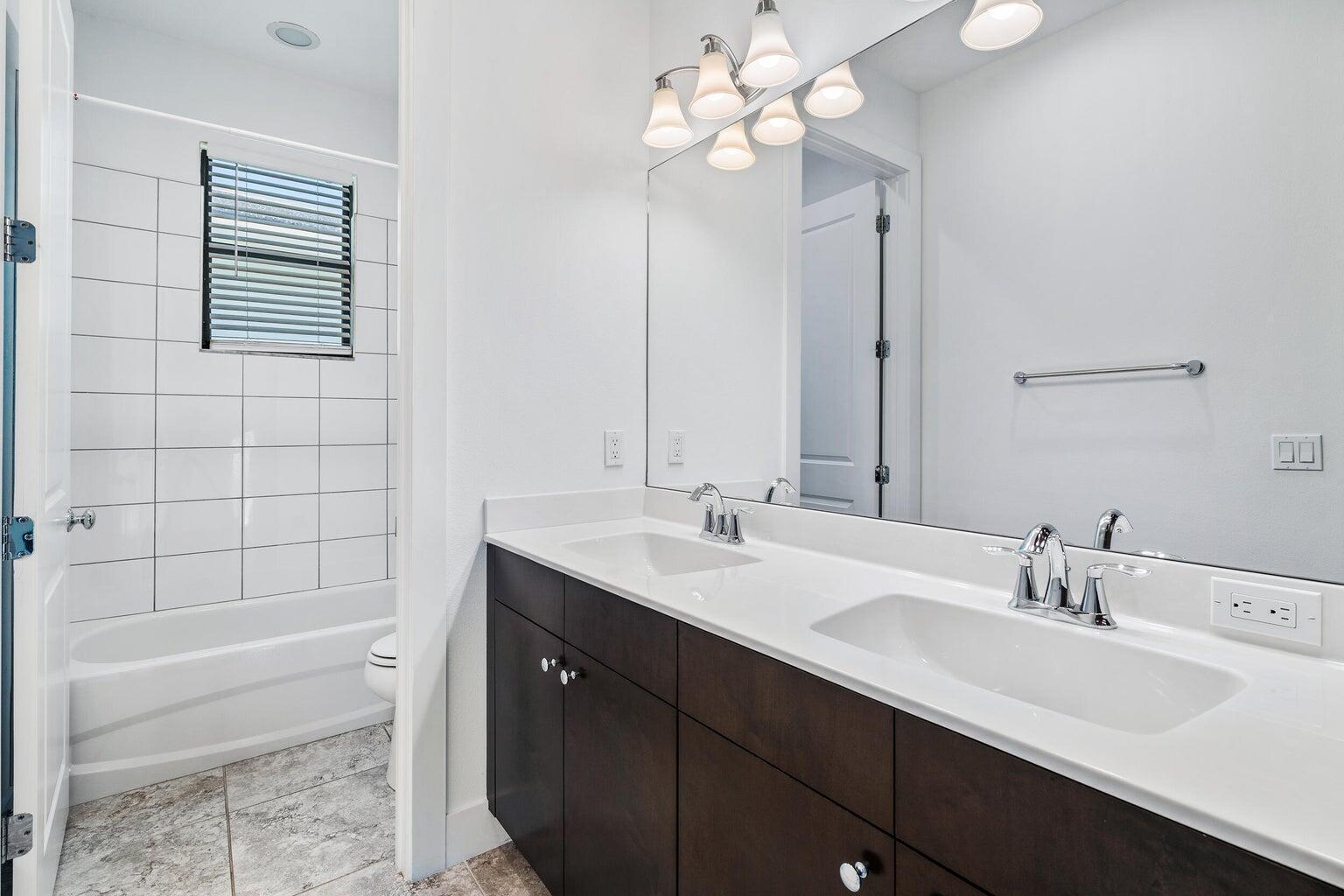 ALTON NEIGHBORHOOD - Residential Lease