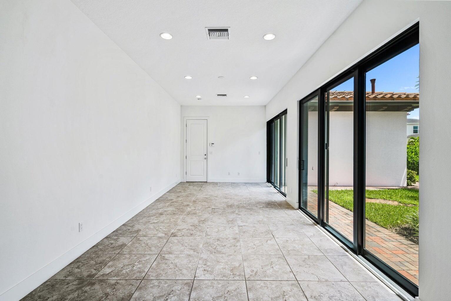 ALTON NEIGHBORHOOD - Residential Lease