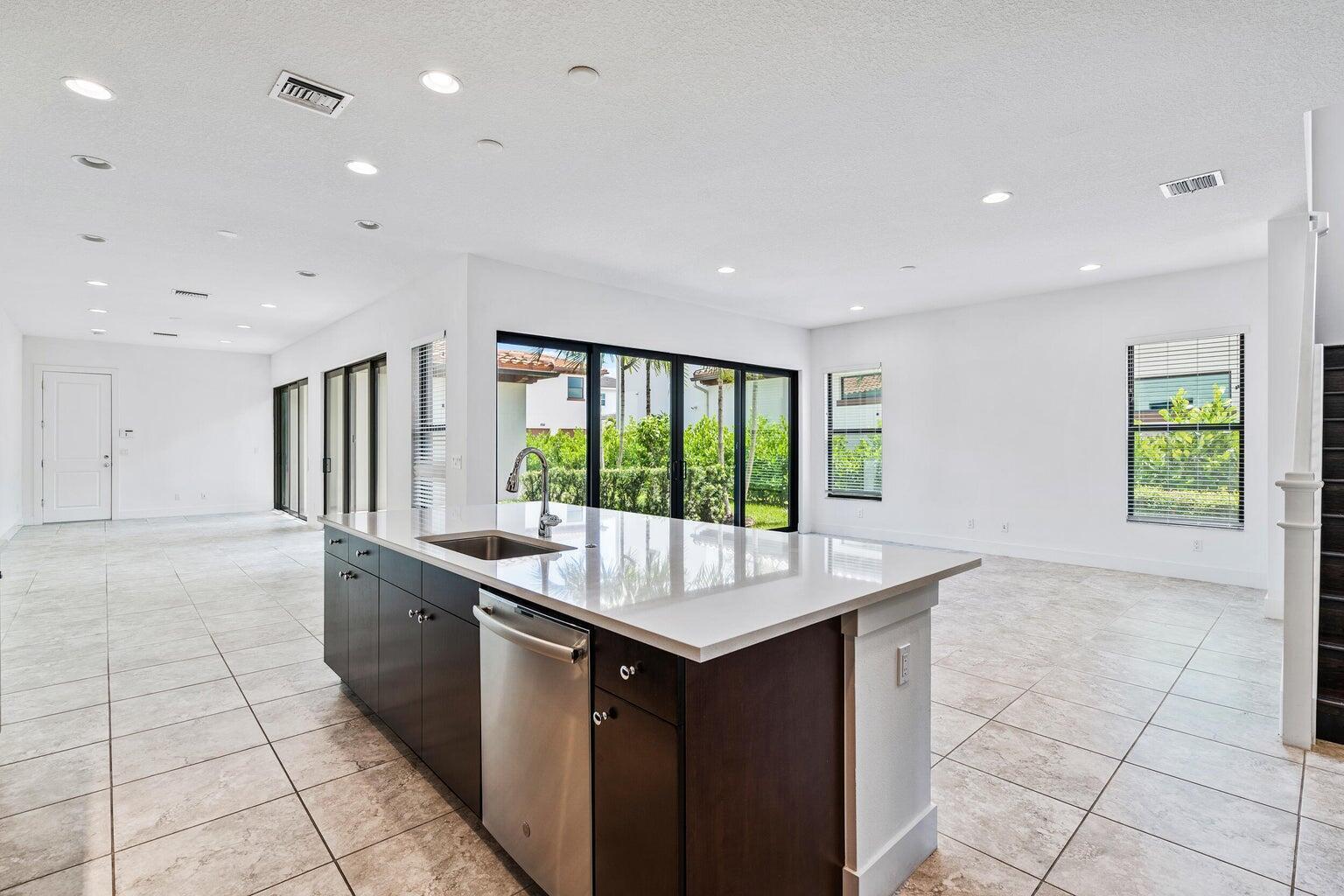 ALTON NEIGHBORHOOD - Residential Lease