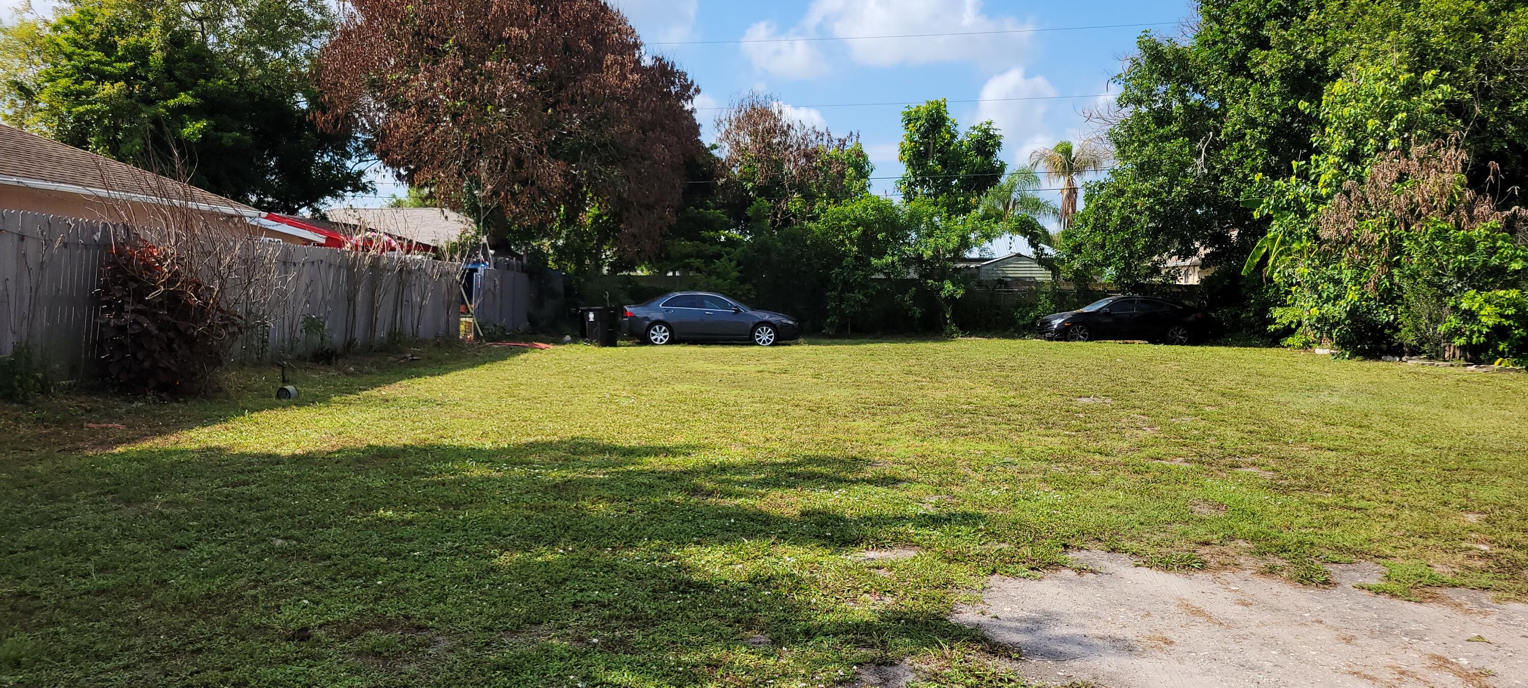 PORT ST LUCIE SECTION 27 - Land