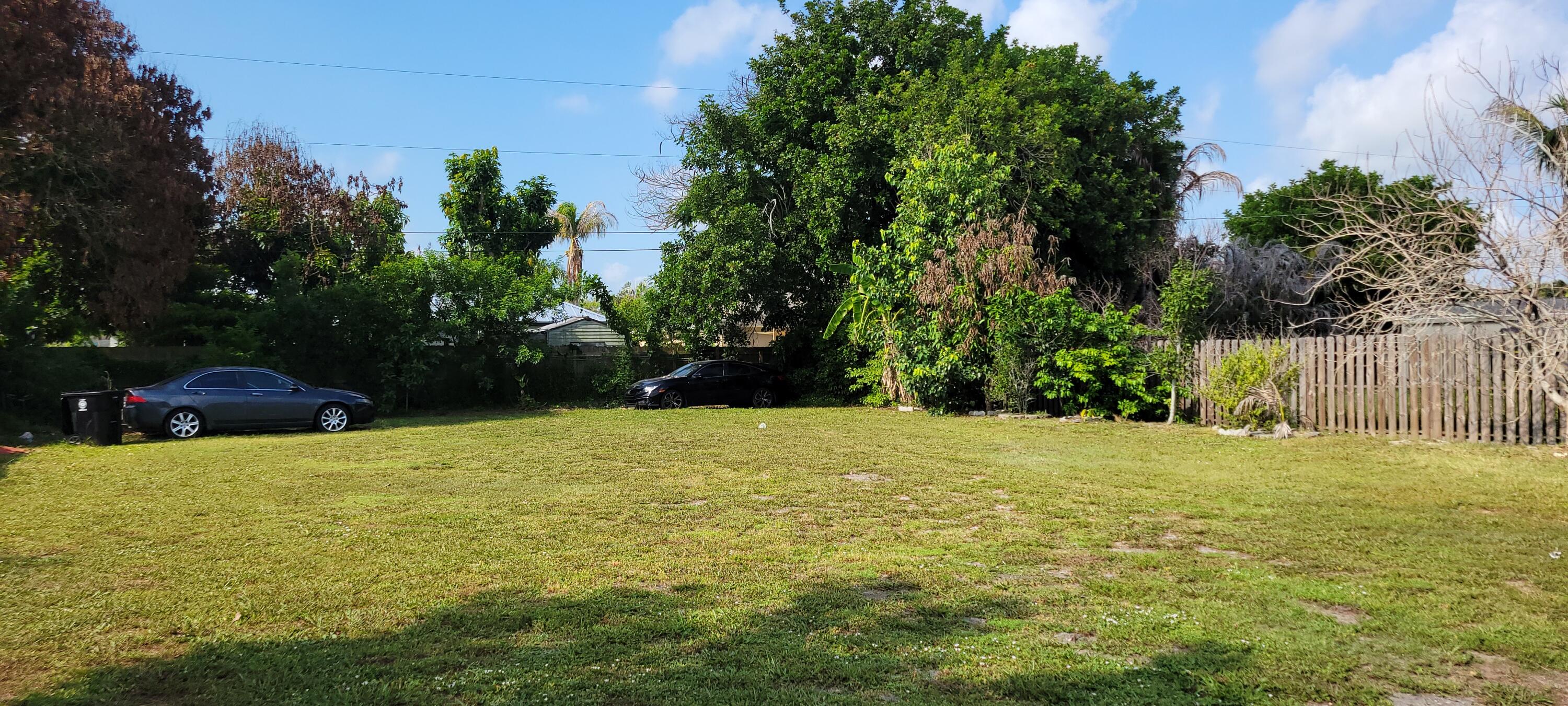 PORT ST LUCIE SECTION 27 - Land