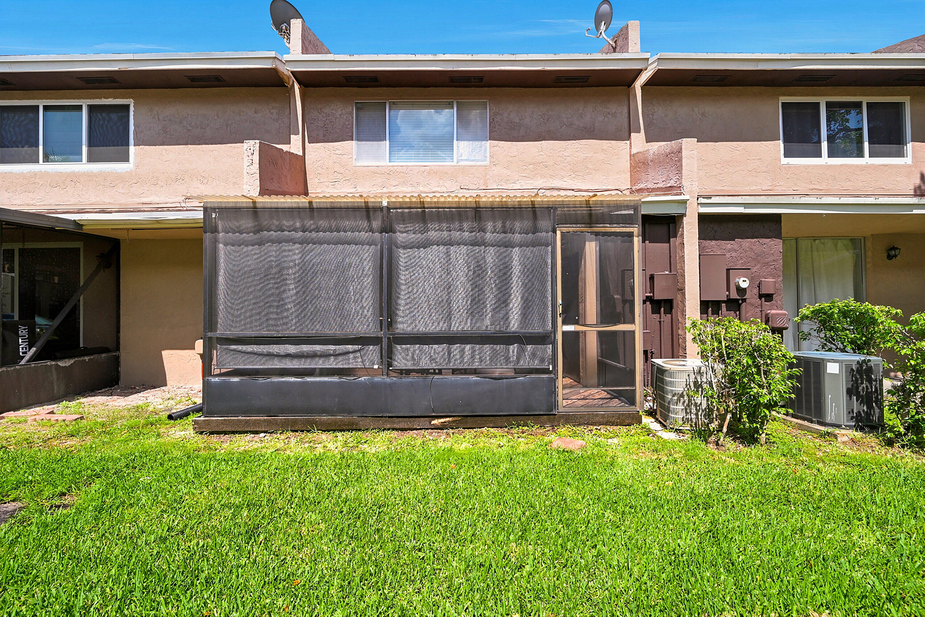 HAMPTONS OF NORTH LAUDERDALE - Residential