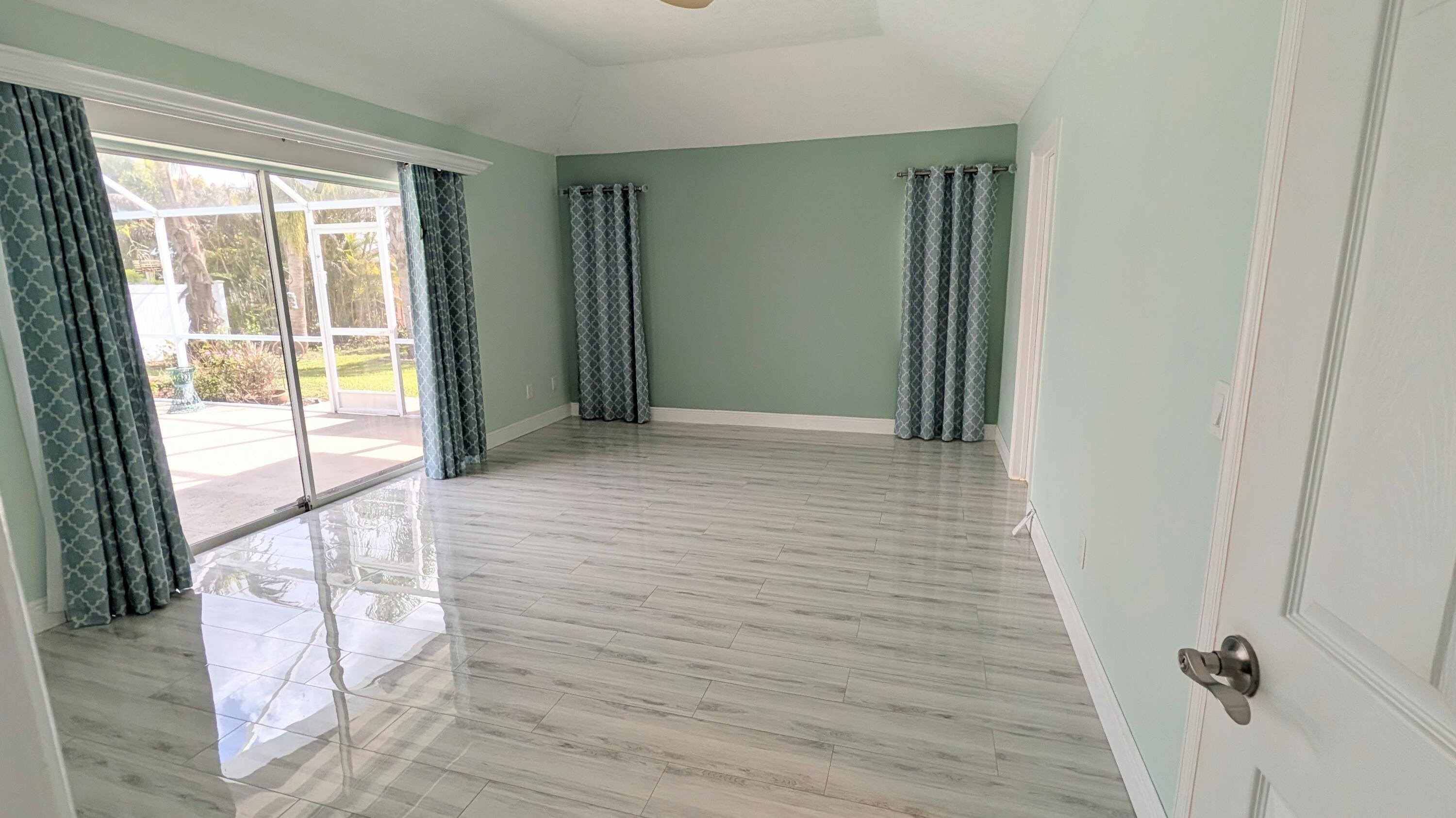 SOUTHBEND MANOR - Residential