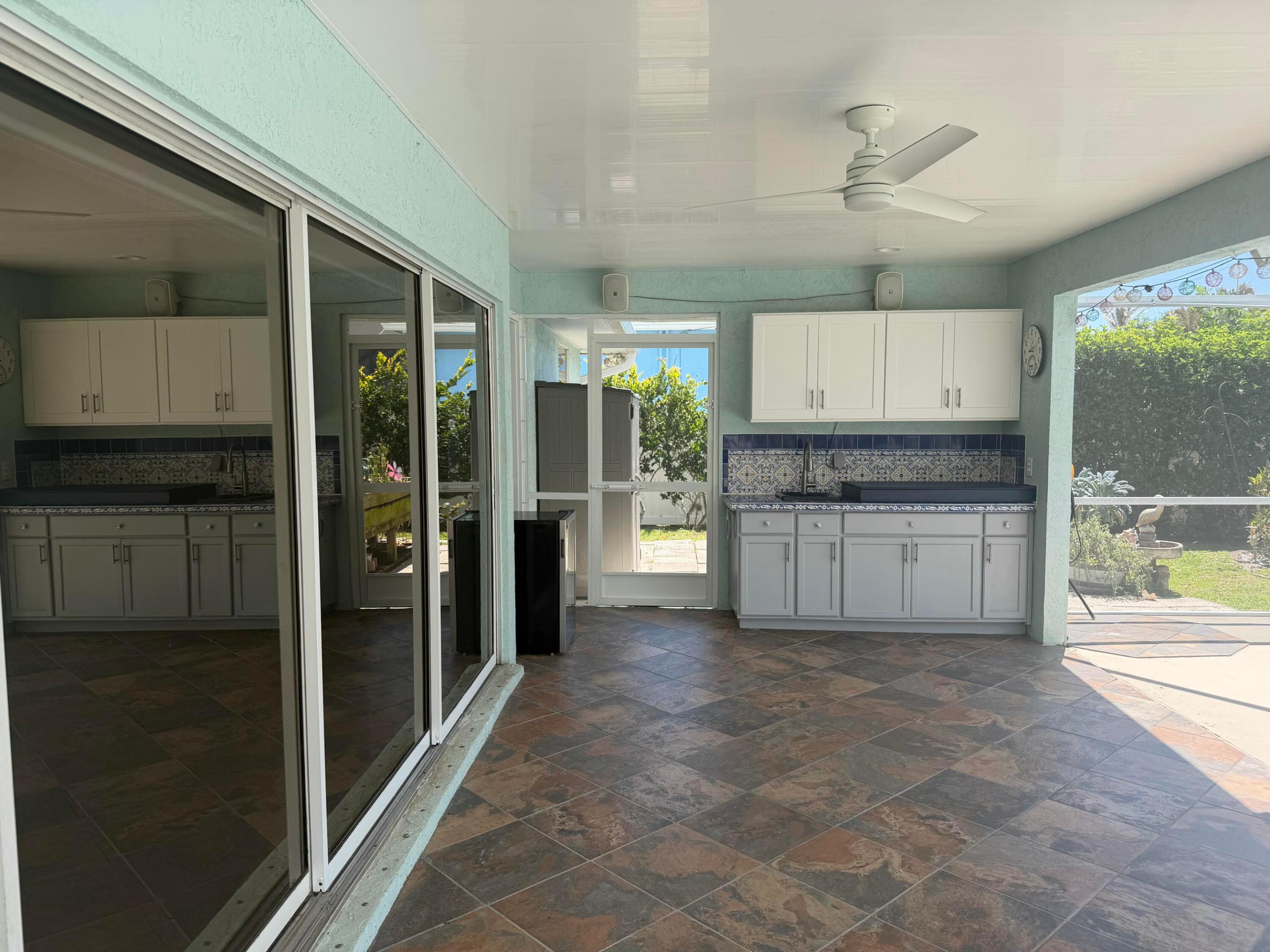 SOUTHBEND MANOR - Residential