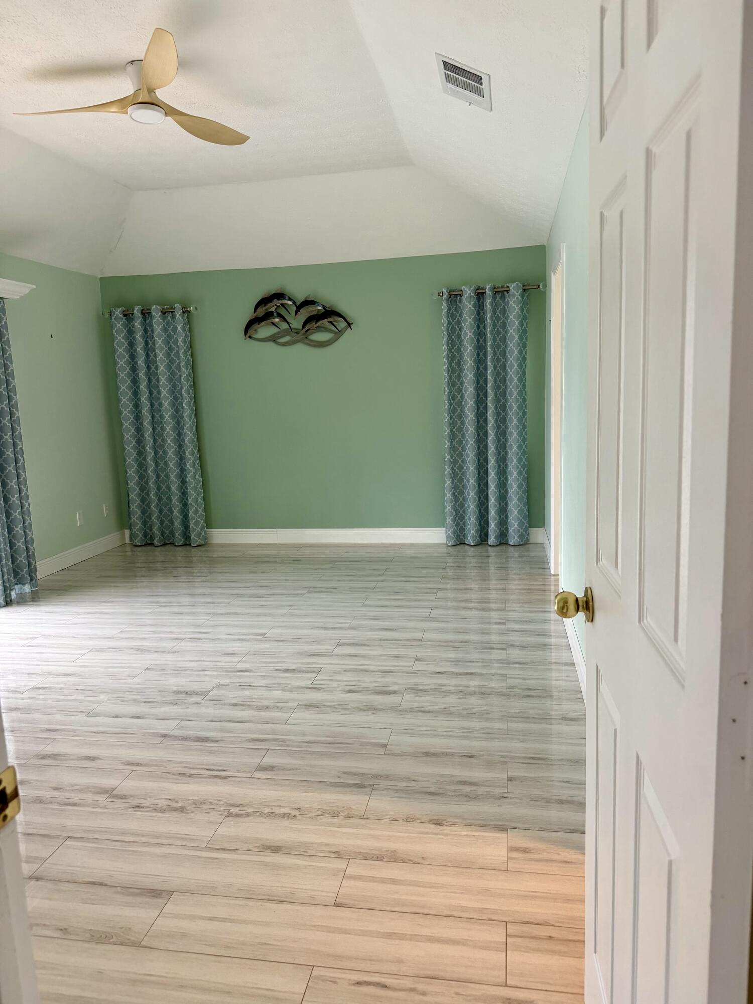 SOUTHBEND MANOR - Residential