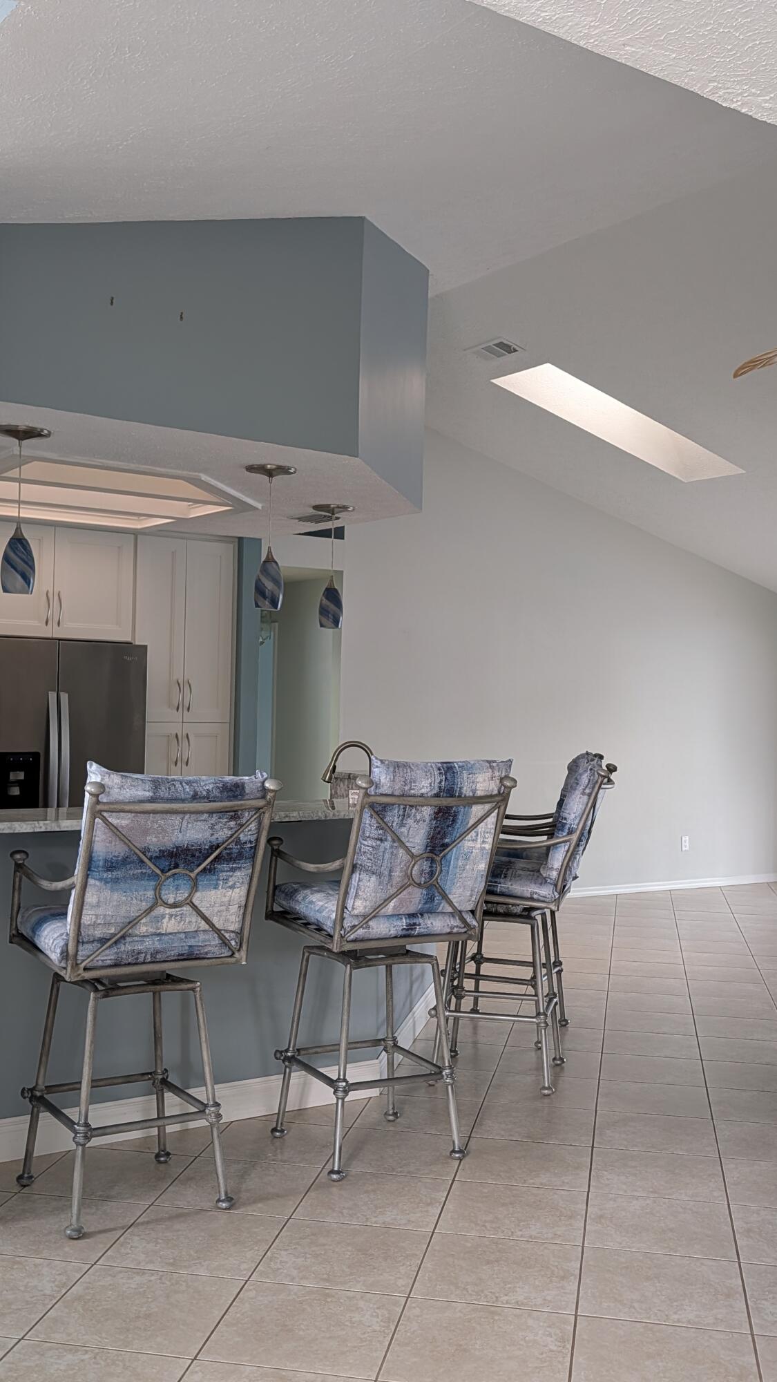 SOUTHBEND MANOR - Residential