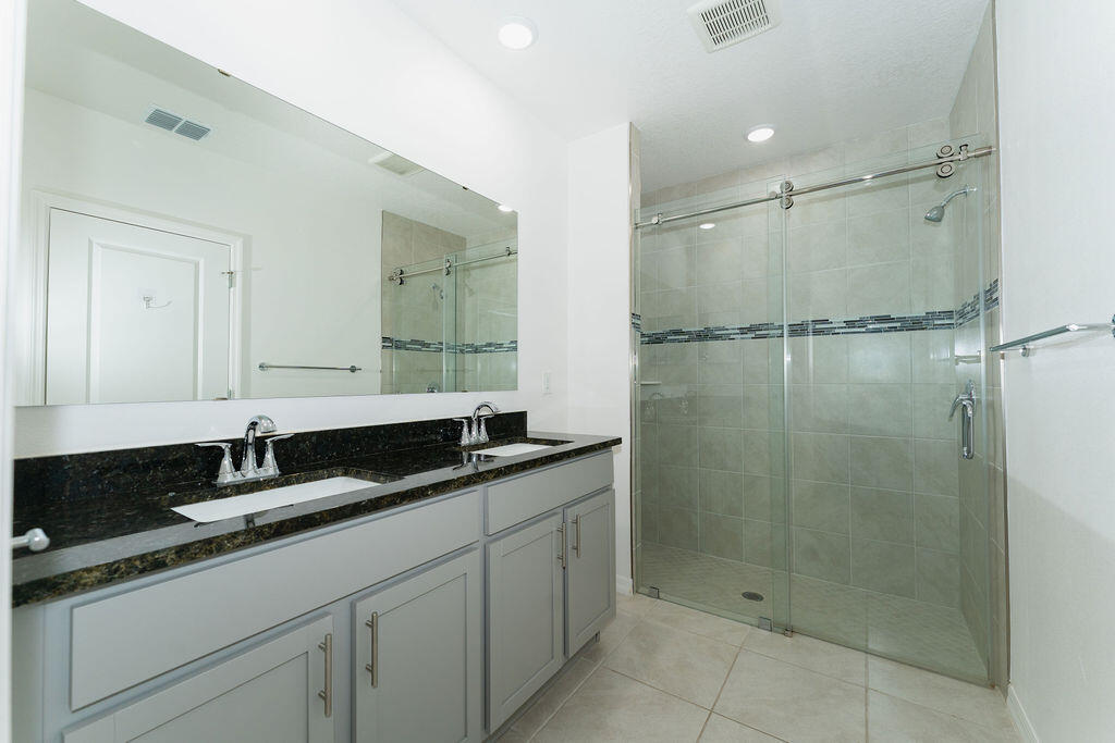 PORT ST LUCIE SECTION 13 - Residential Lease