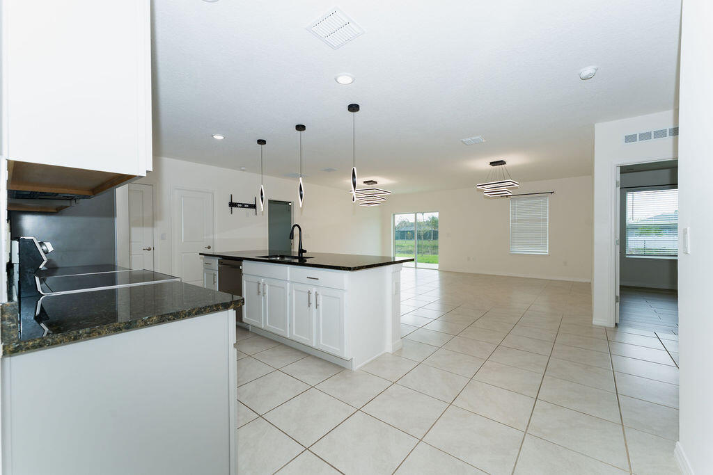 PORT ST LUCIE SECTION 13 - Residential Lease