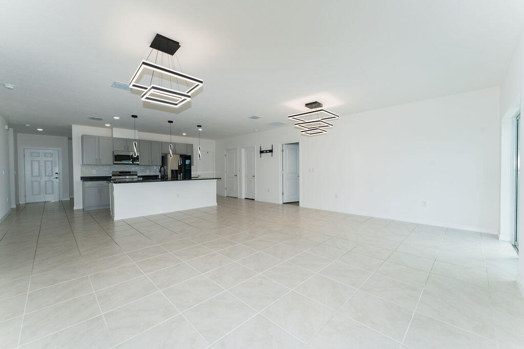 PORT ST LUCIE SECTION 13 - Residential Lease