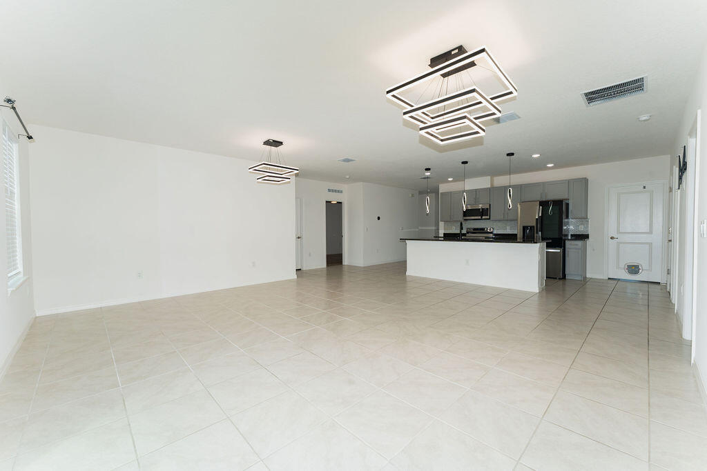 PORT ST LUCIE SECTION 13 - Residential Lease