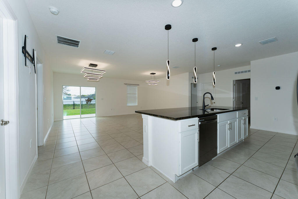 PORT ST LUCIE SECTION 13 - Residential Lease