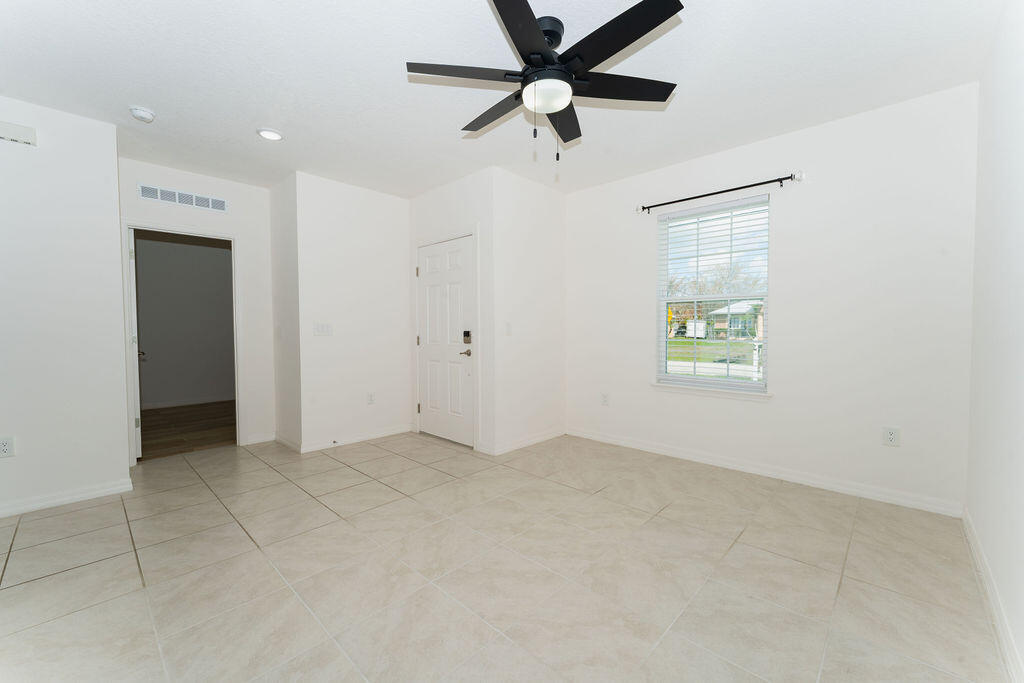 PORT ST LUCIE SECTION 13 - Residential Lease