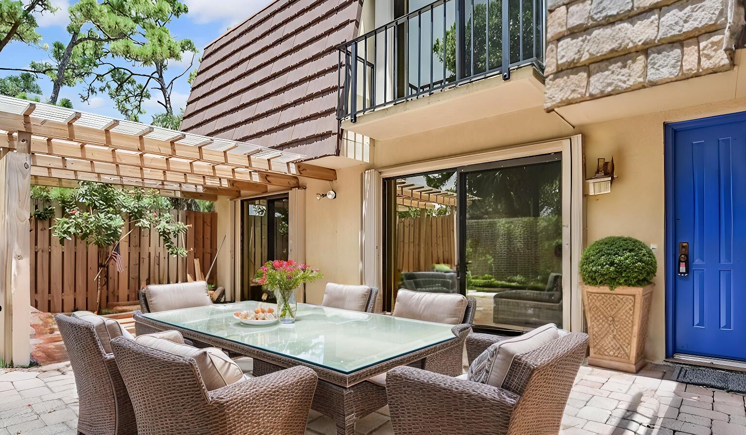 GARDEN LAKES AND GARDEN SQUARE SHOPS - Residential Lease