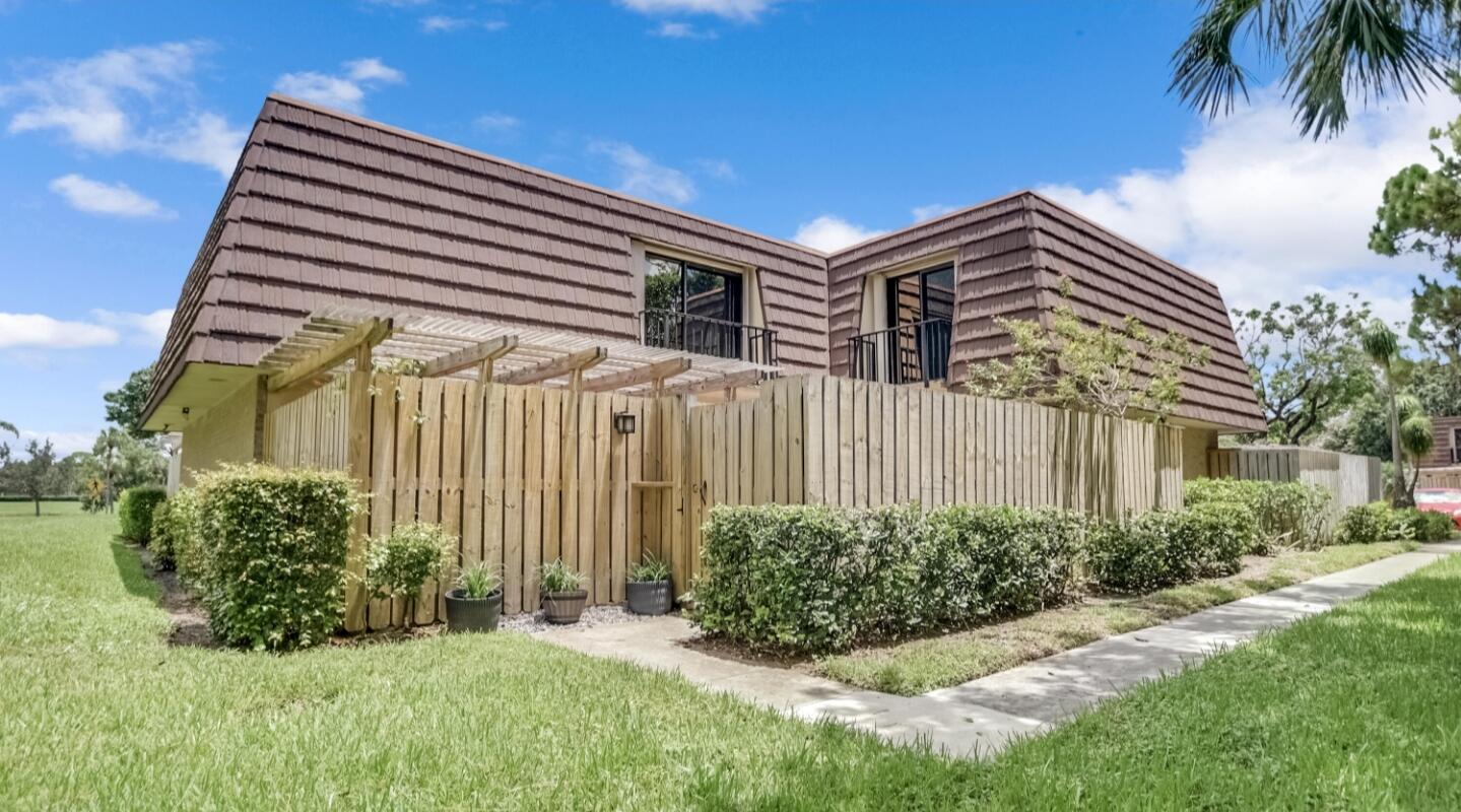 GARDEN LAKES AND GARDEN SQUARE SHOPS - Residential Lease