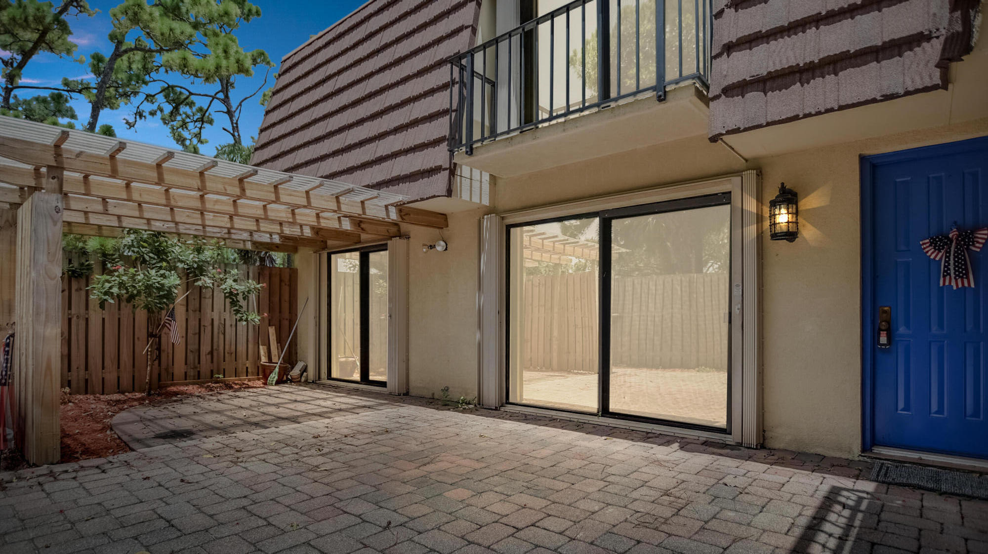 GARDEN LAKES AND GARDEN SQUARE SHOPS - Residential Lease