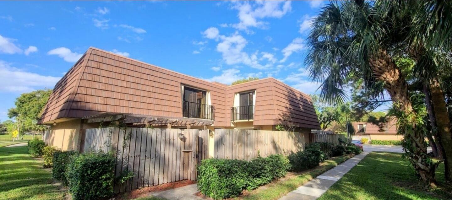 GARDEN LAKES AND GARDEN SQUARE SHOPS - Residential Lease