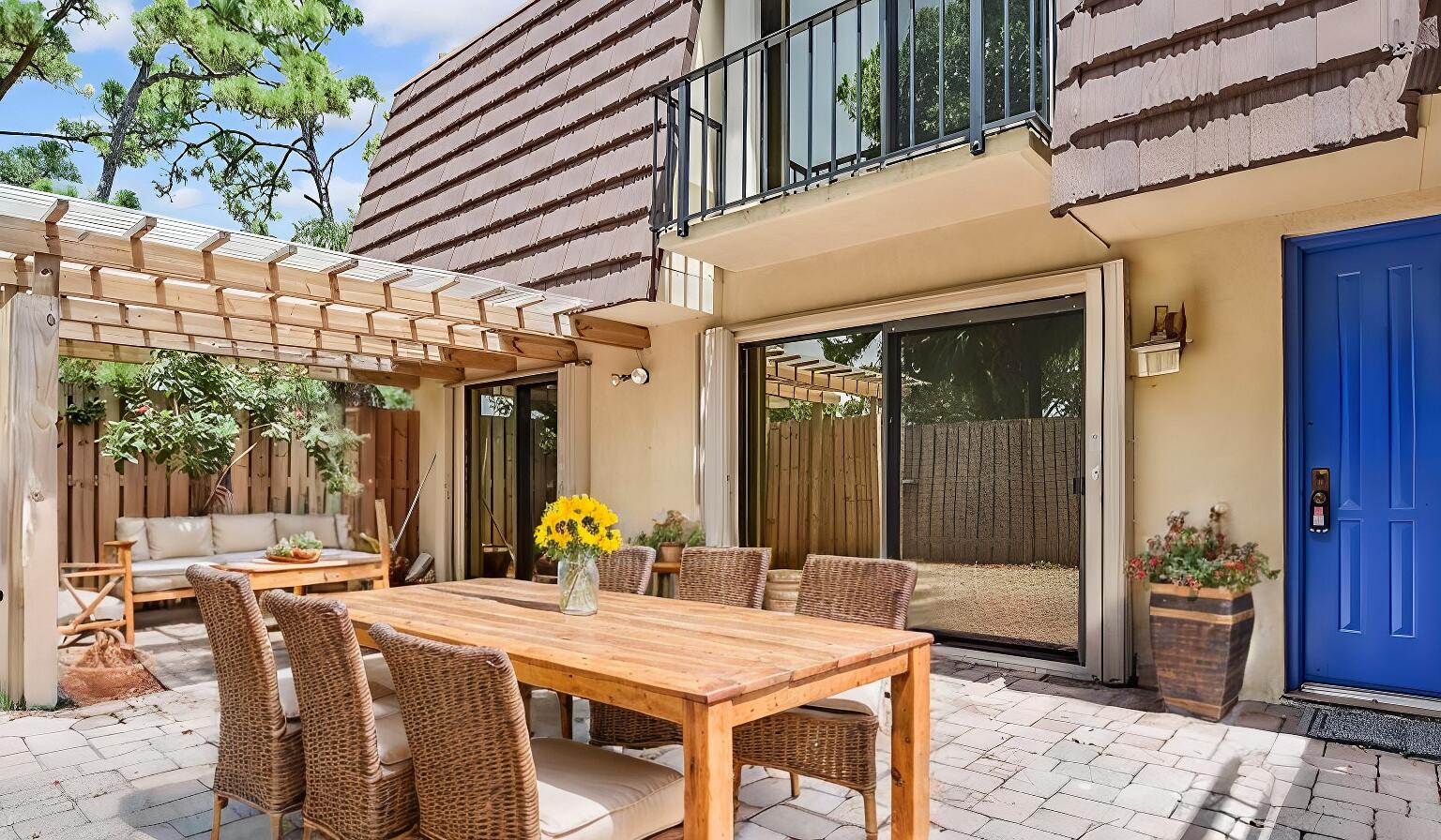 GARDEN LAKES AND GARDEN SQUARE SHOPS - Residential Lease