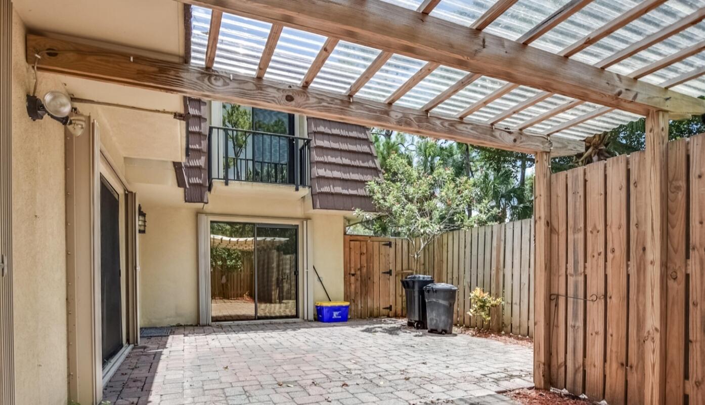 GARDEN LAKES AND GARDEN SQUARE SHOPS - Residential Lease