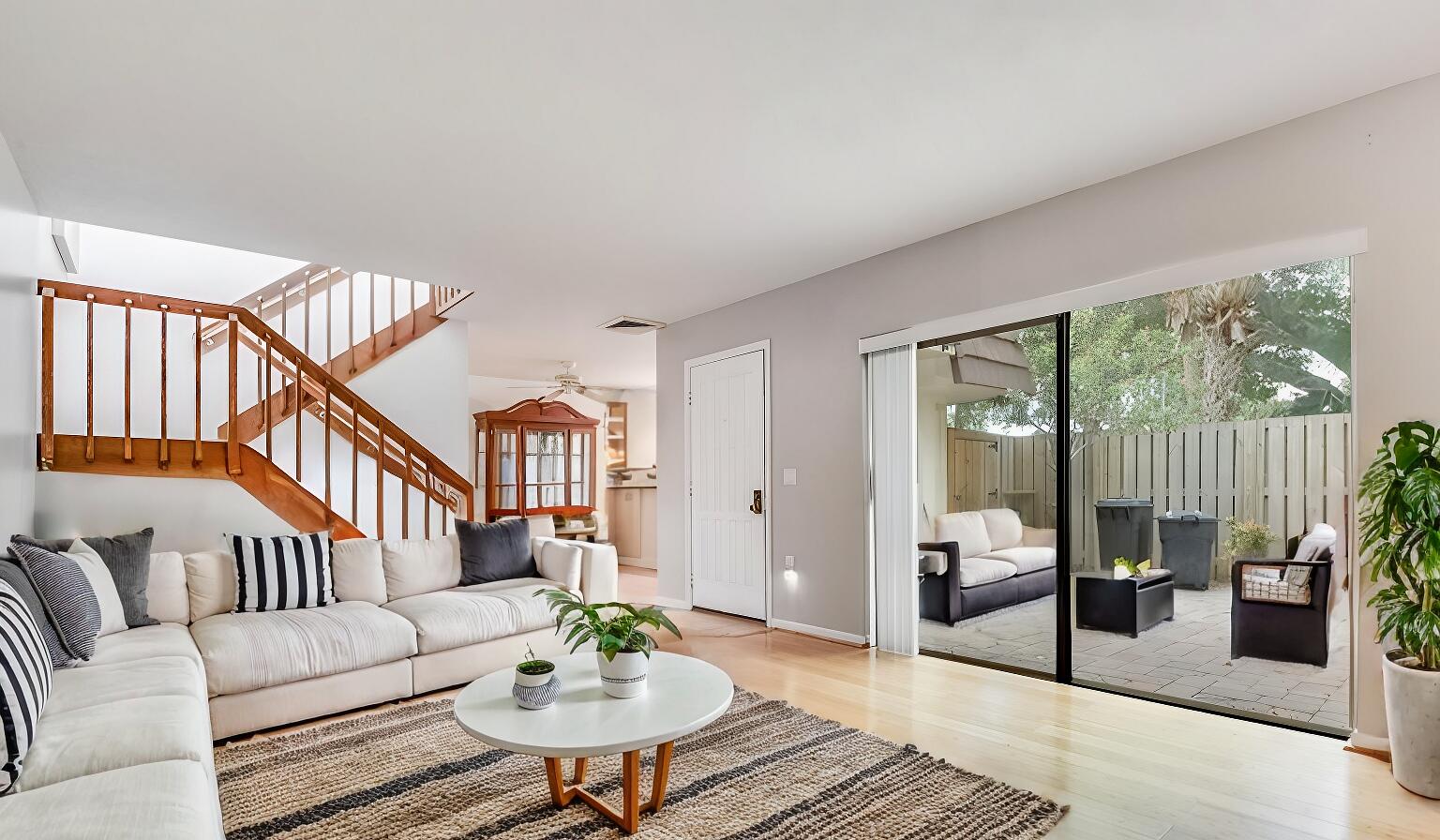 GARDEN LAKES AND GARDEN SQUARE SHOPS - Residential Lease