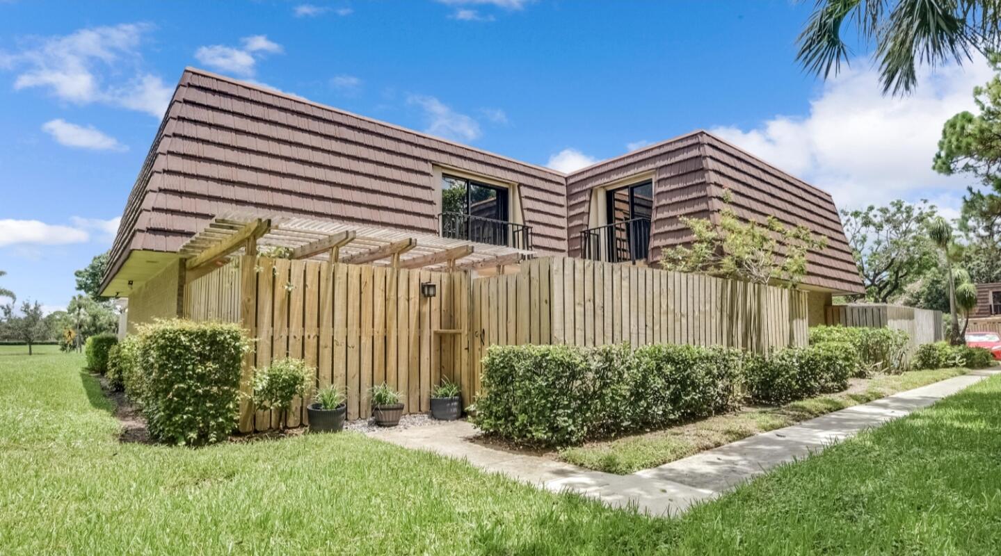 GARDEN LAKES AND GARDEN SQUARE SHOPS - Residential Lease