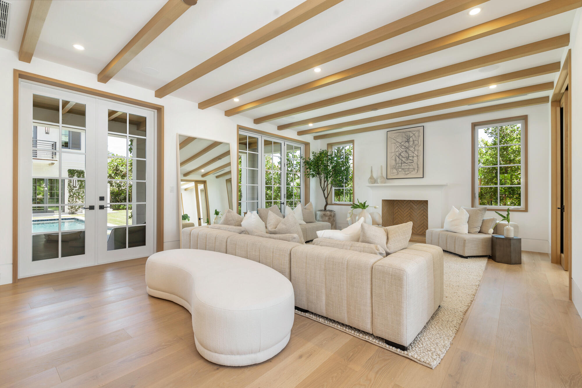 WORTH COURT - Residential