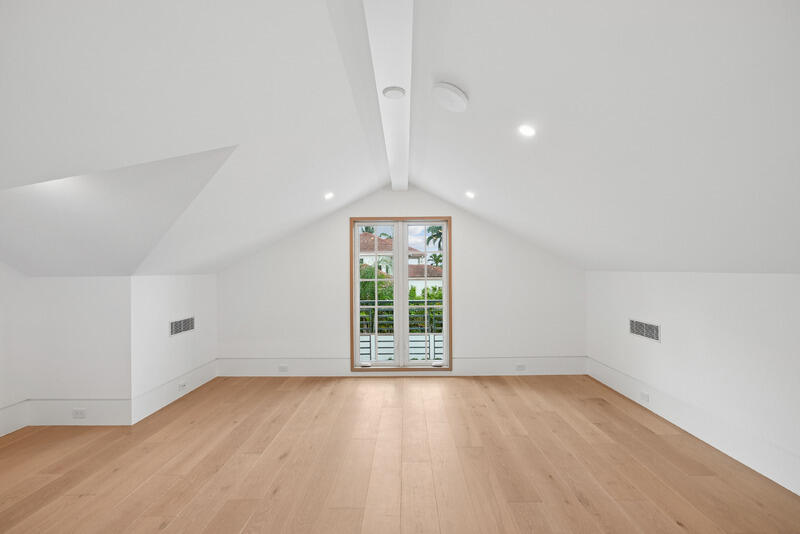 WORTH COURT - Residential